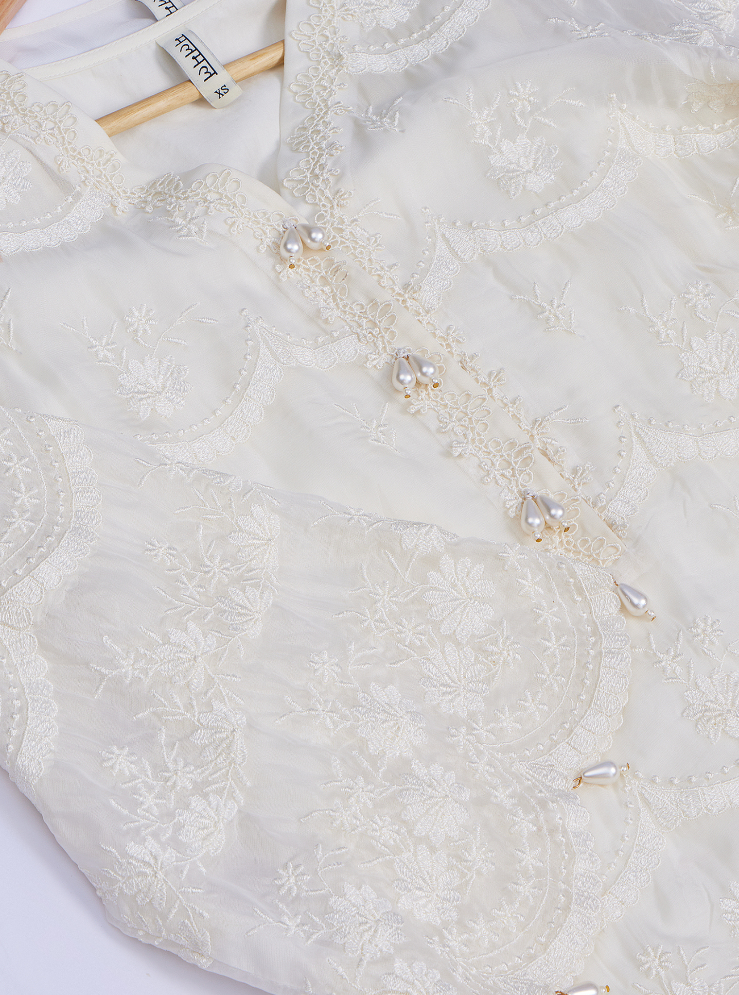 Mulmul Organza Ivati Off White Kurta With Mulmul Pima Ivati Off White Pant