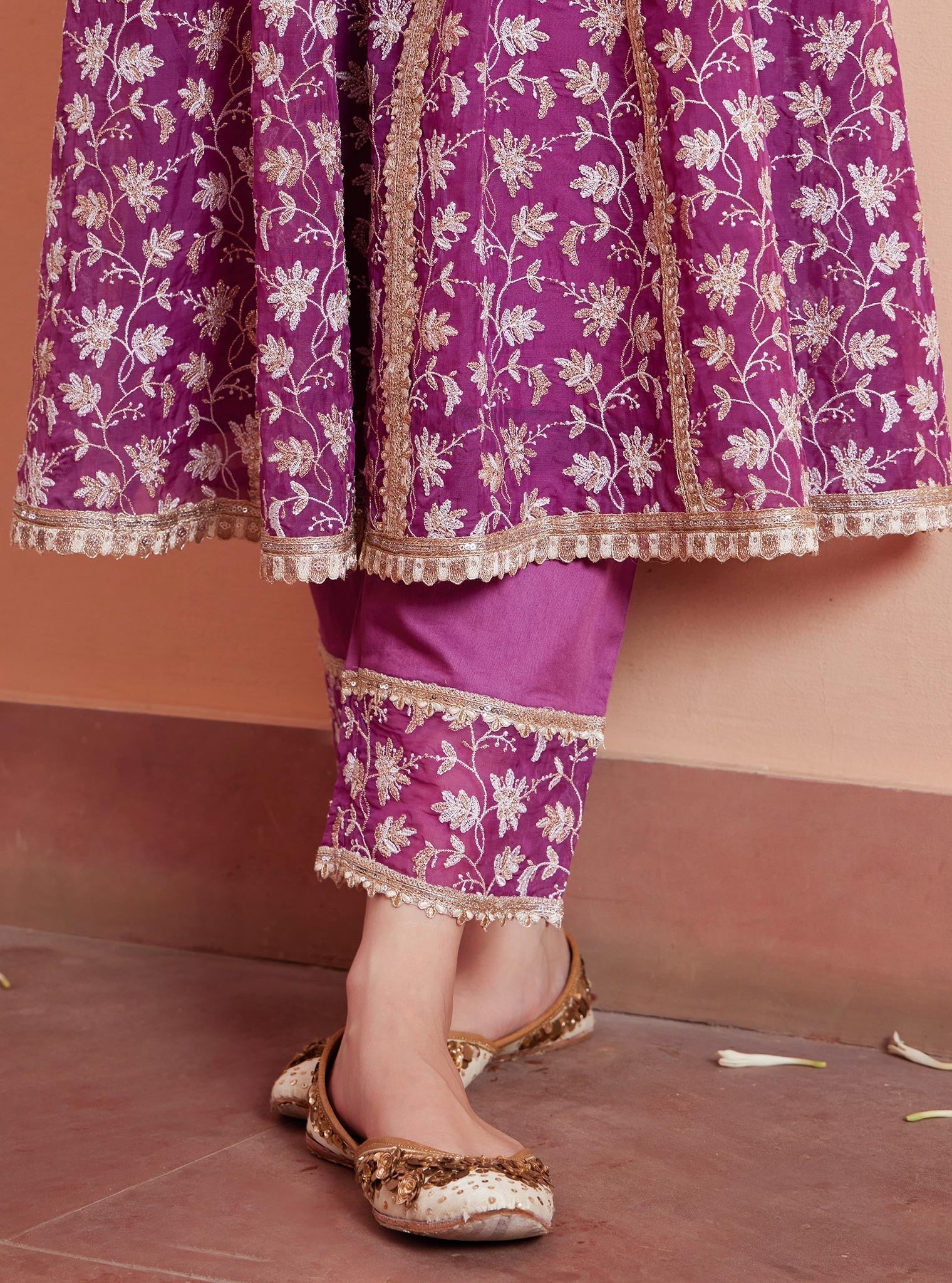Mulmul Organza Jivya Anarkali Lilac Kurta With Mulmul Pima Jivya Lilac Pant