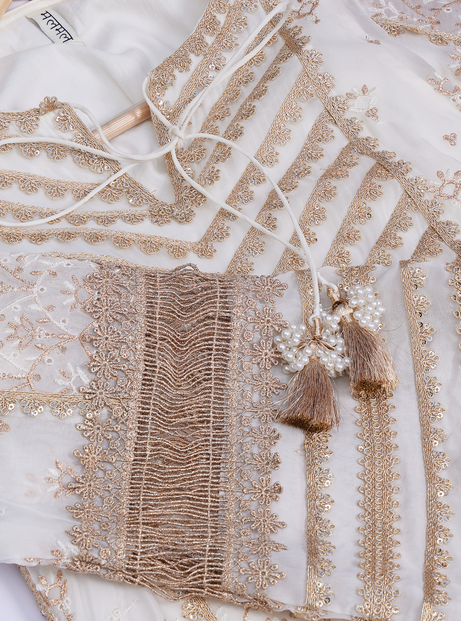 Mulmul Organza Vipas Off White Kurta With Mulmul Pima Vipas Off White Salwar