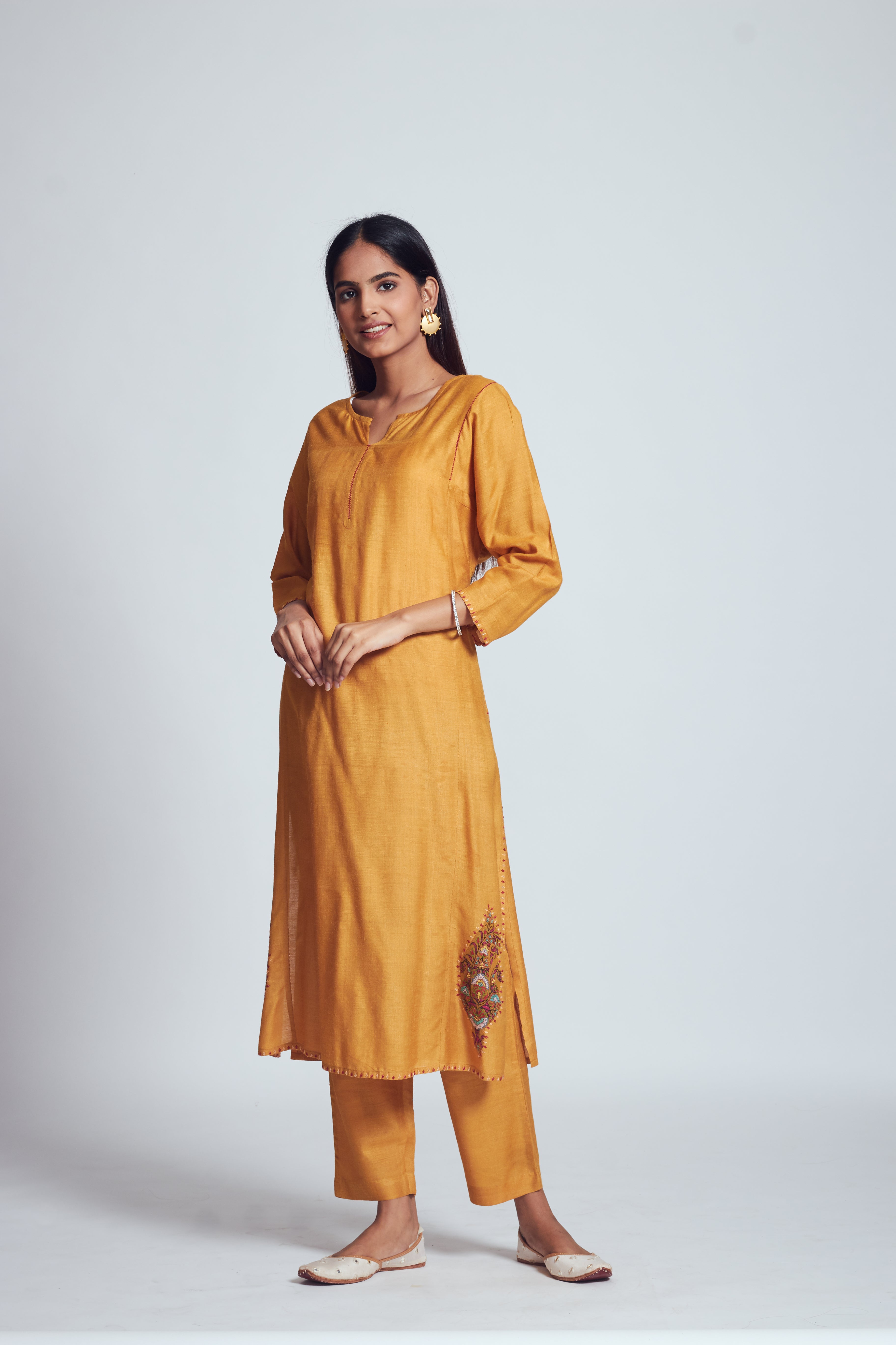 Fariha - Dustry Pink Silk Kurta And Dhoti Set