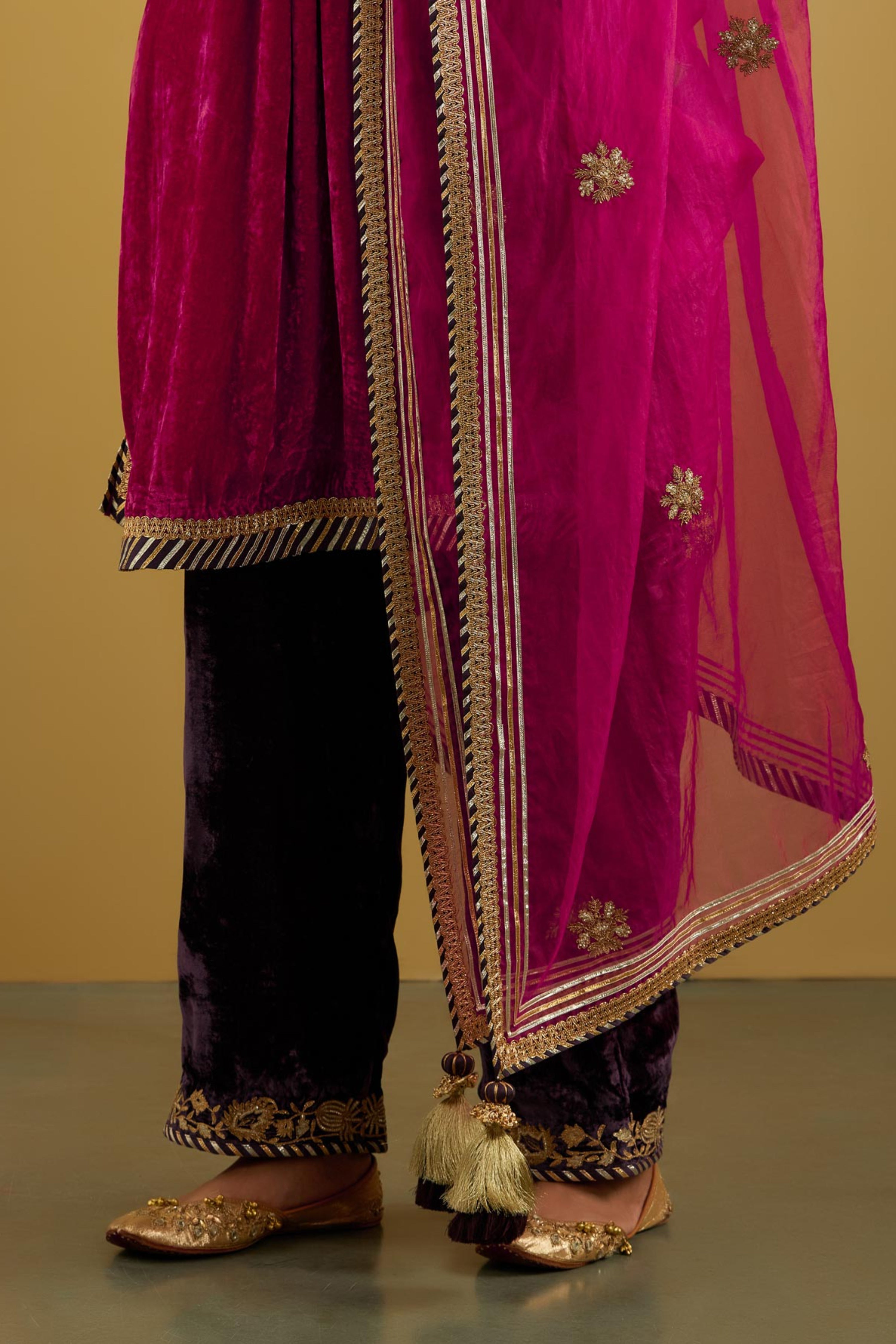 Firan Velvet Kurta With Pants And Dupatta