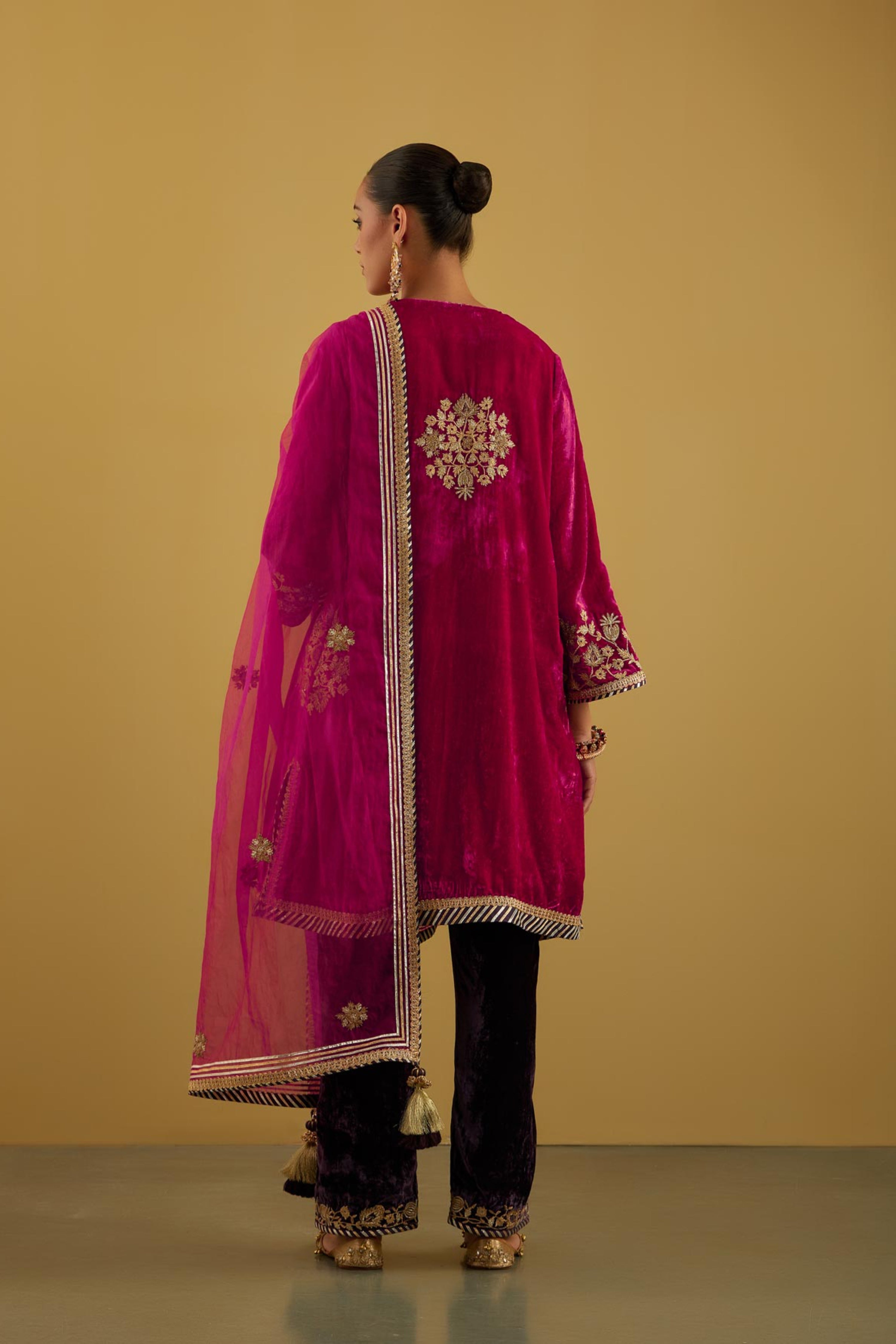 Firan Velvet Kurta With Pants And Dupatta
