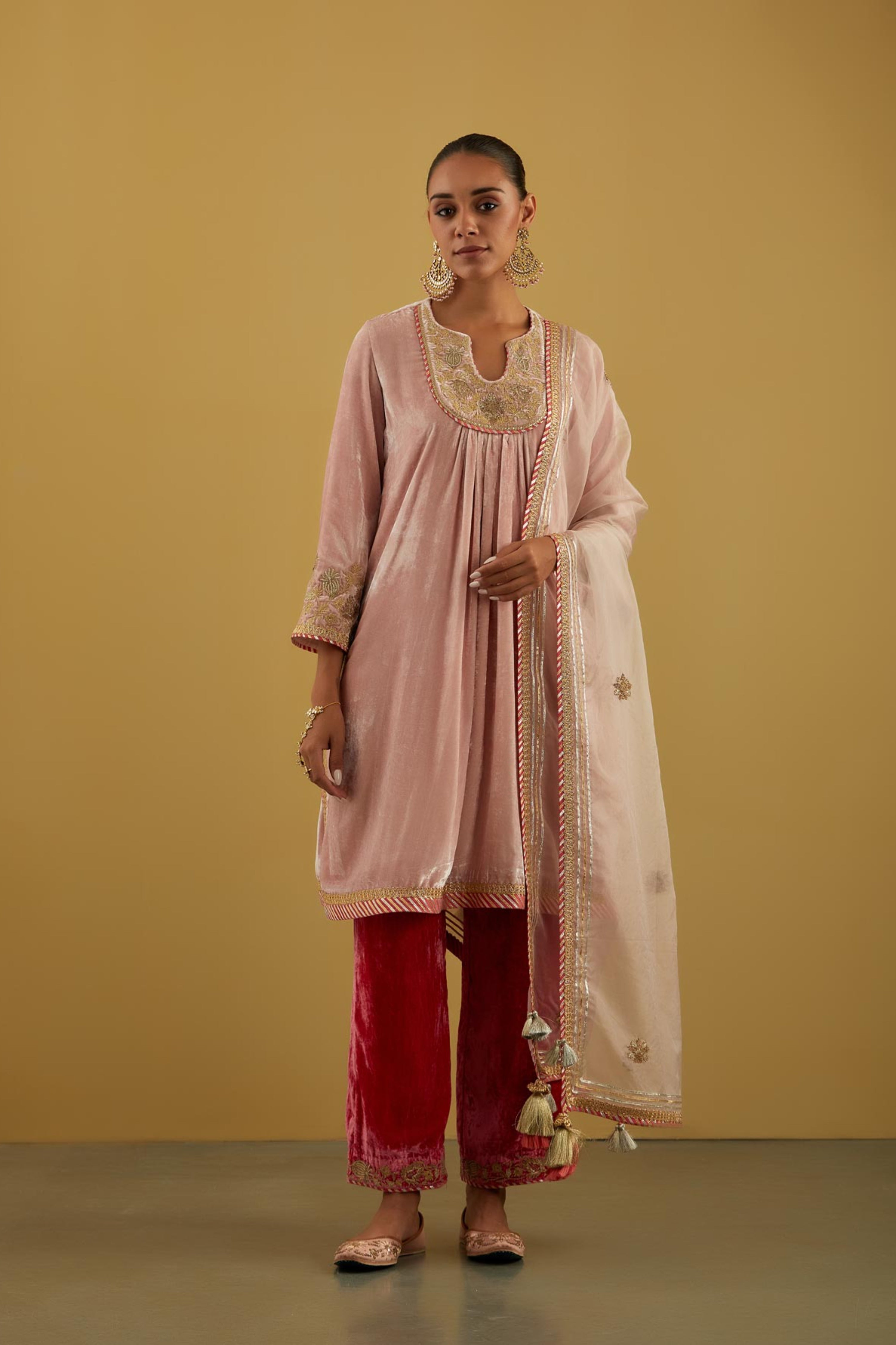 Firan Velvet Kurta With Pants And Dupatta