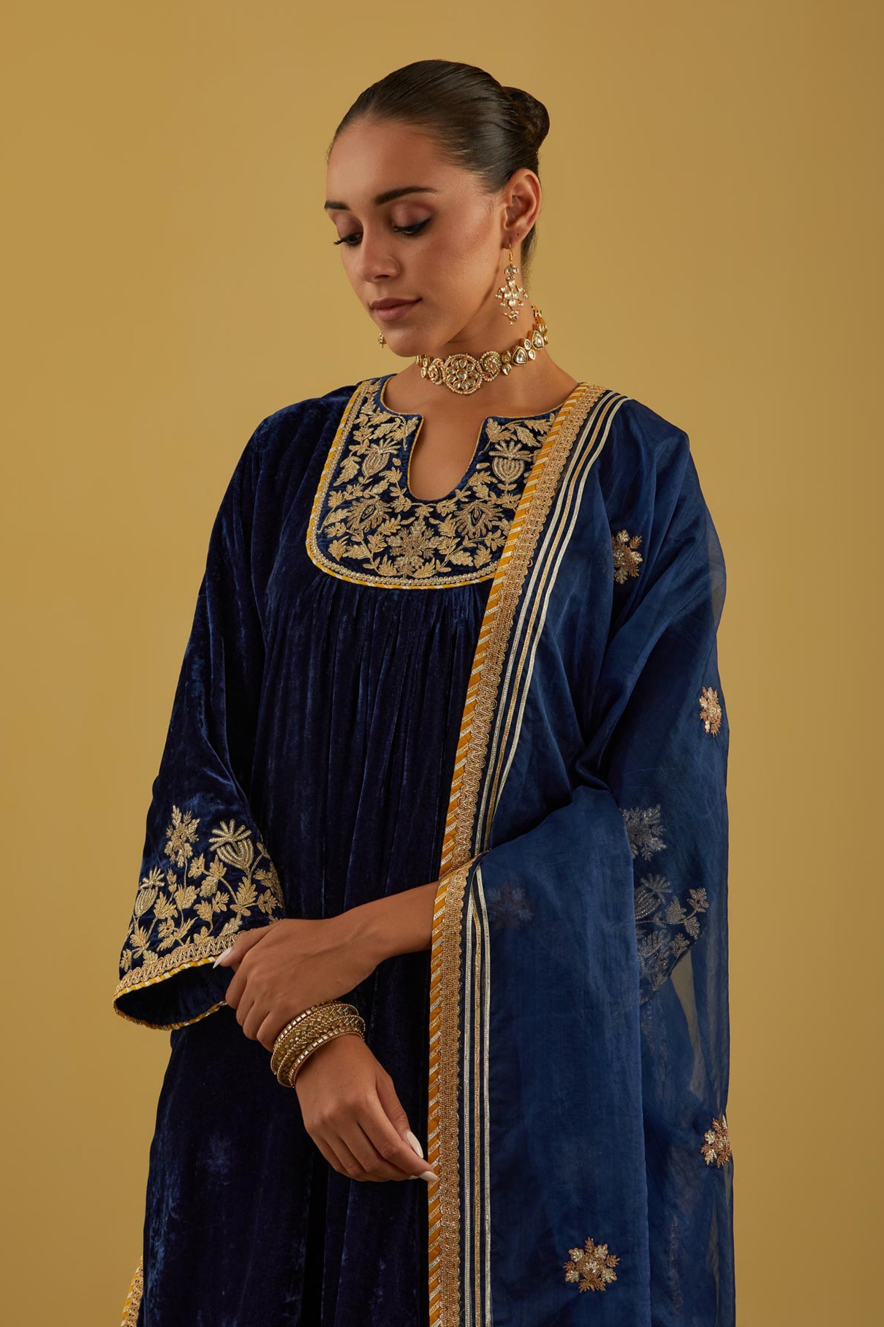 Firan Velvet Kurta With Pants And Dupatta