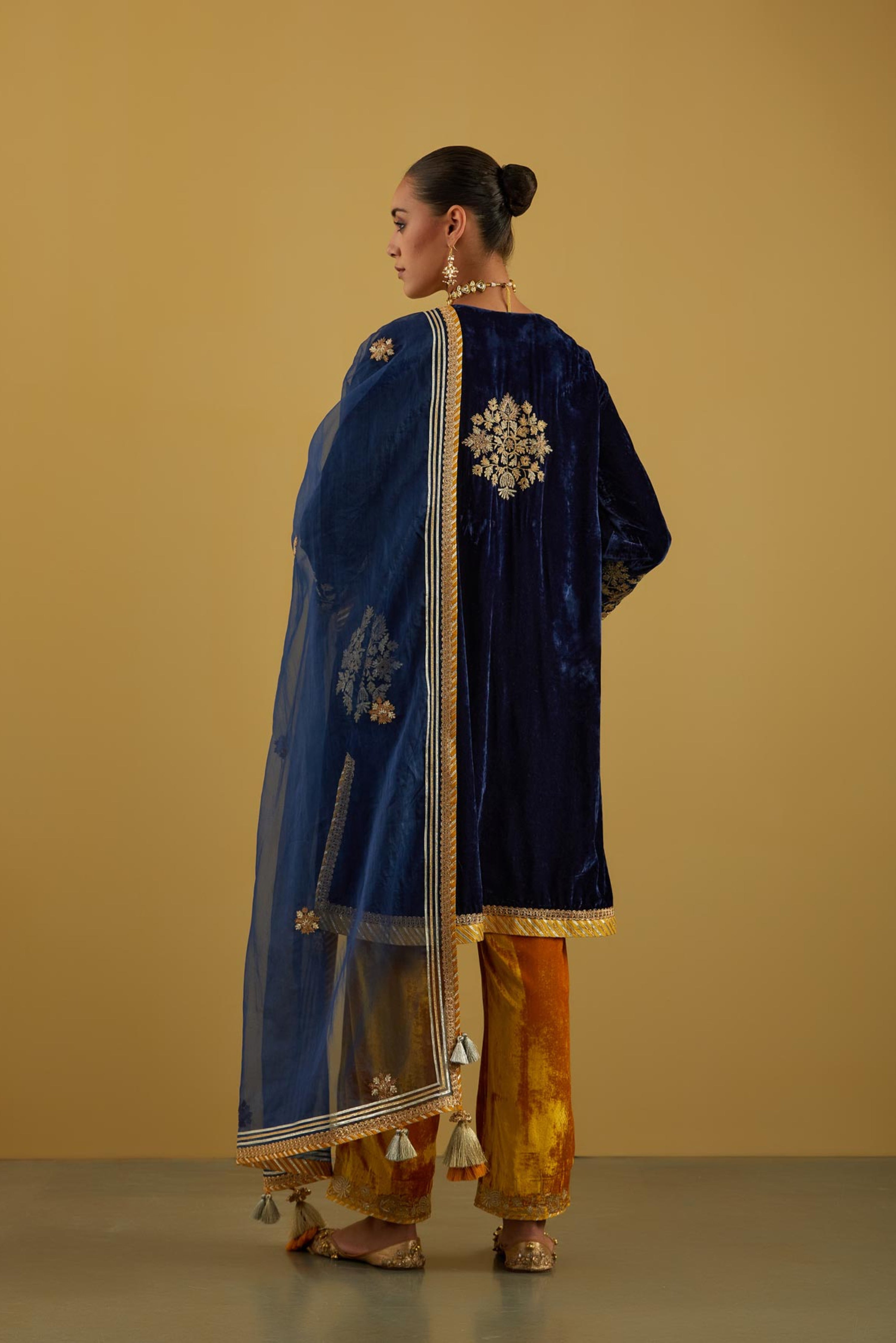Firan Velvet Kurta With Pants And Dupatta