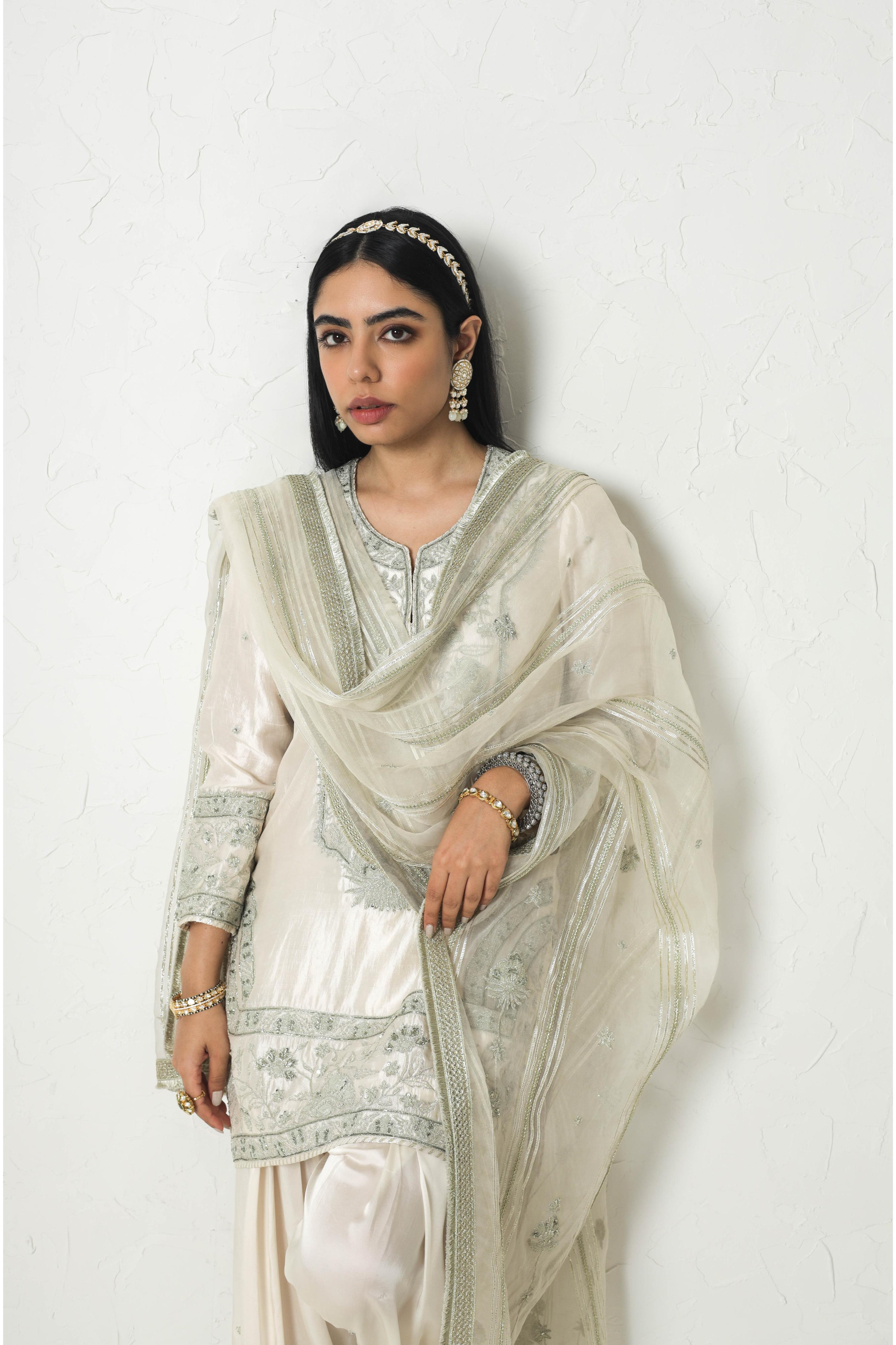 Dori Kardana Zuri Cut Kurta With Salwar