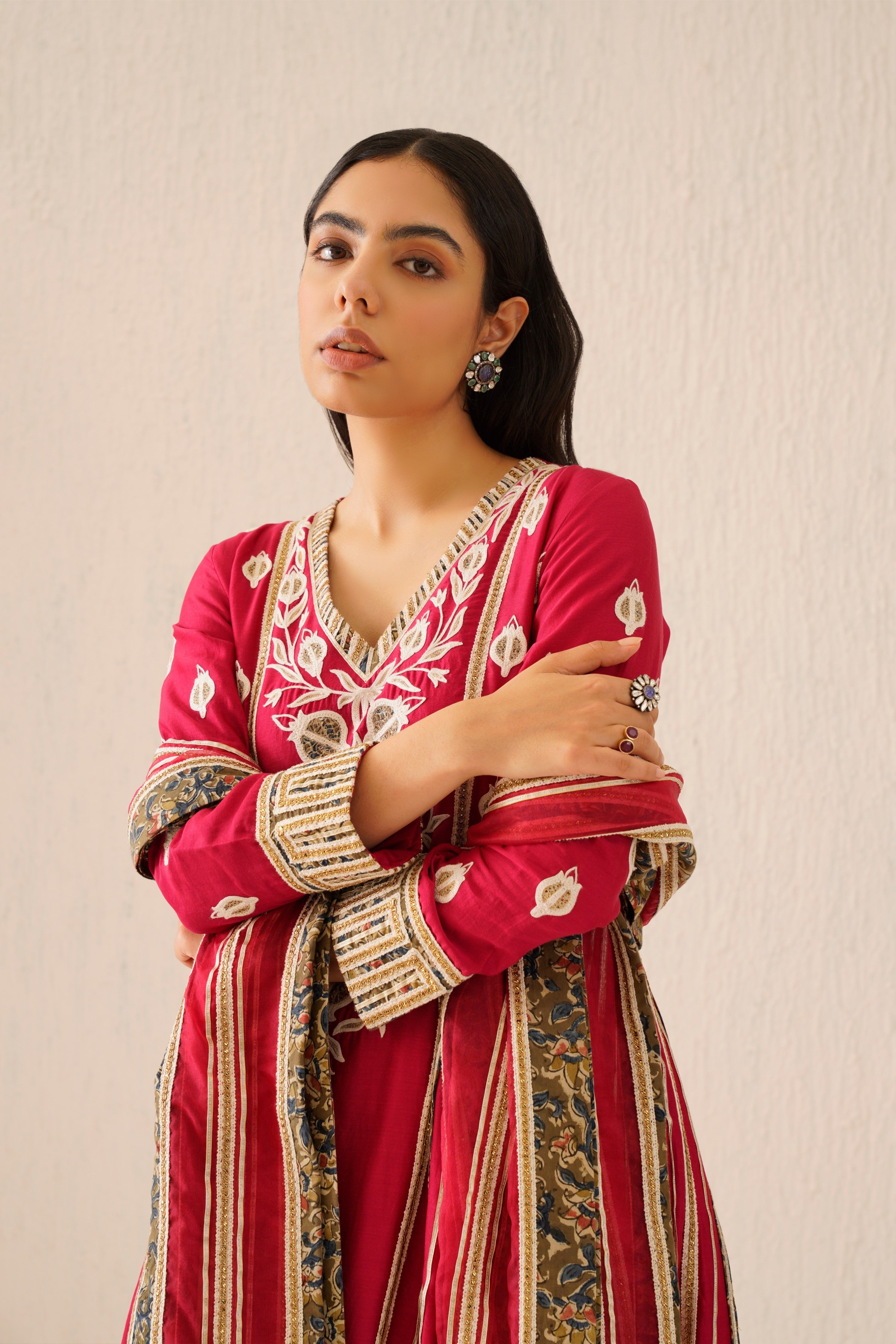 Anaar Long Kurta With Side Pleats And Pants