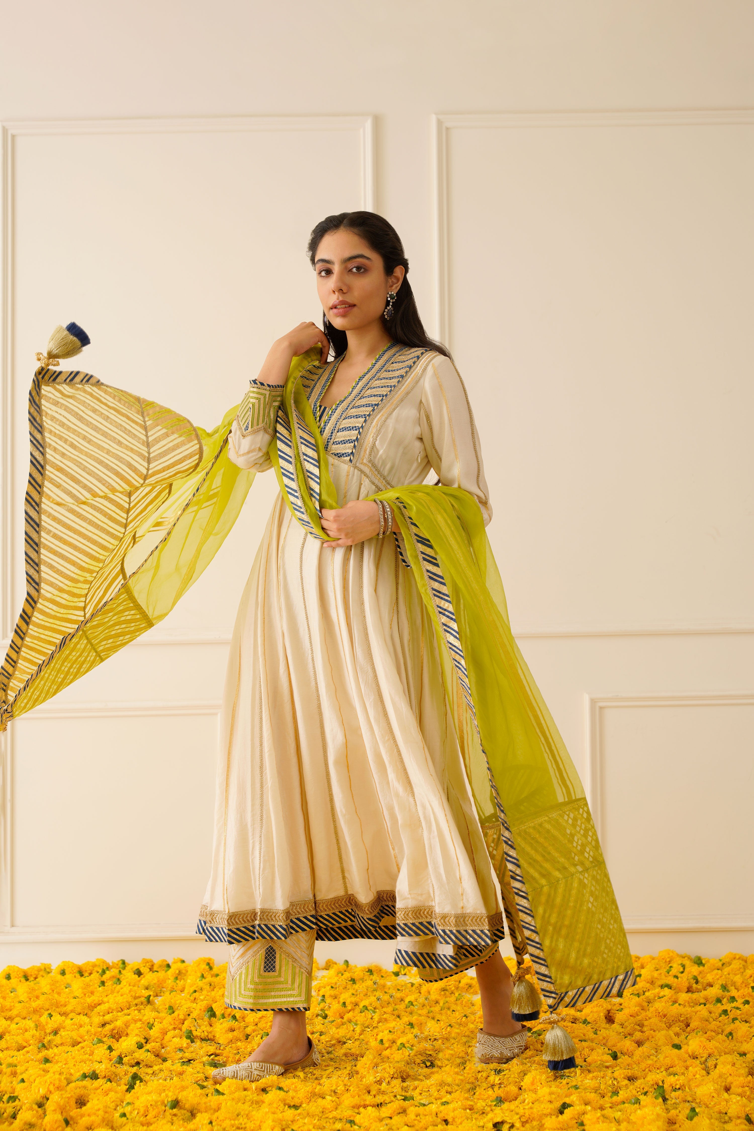 Colourblock V-Neck Kaleedar With Wide Pants