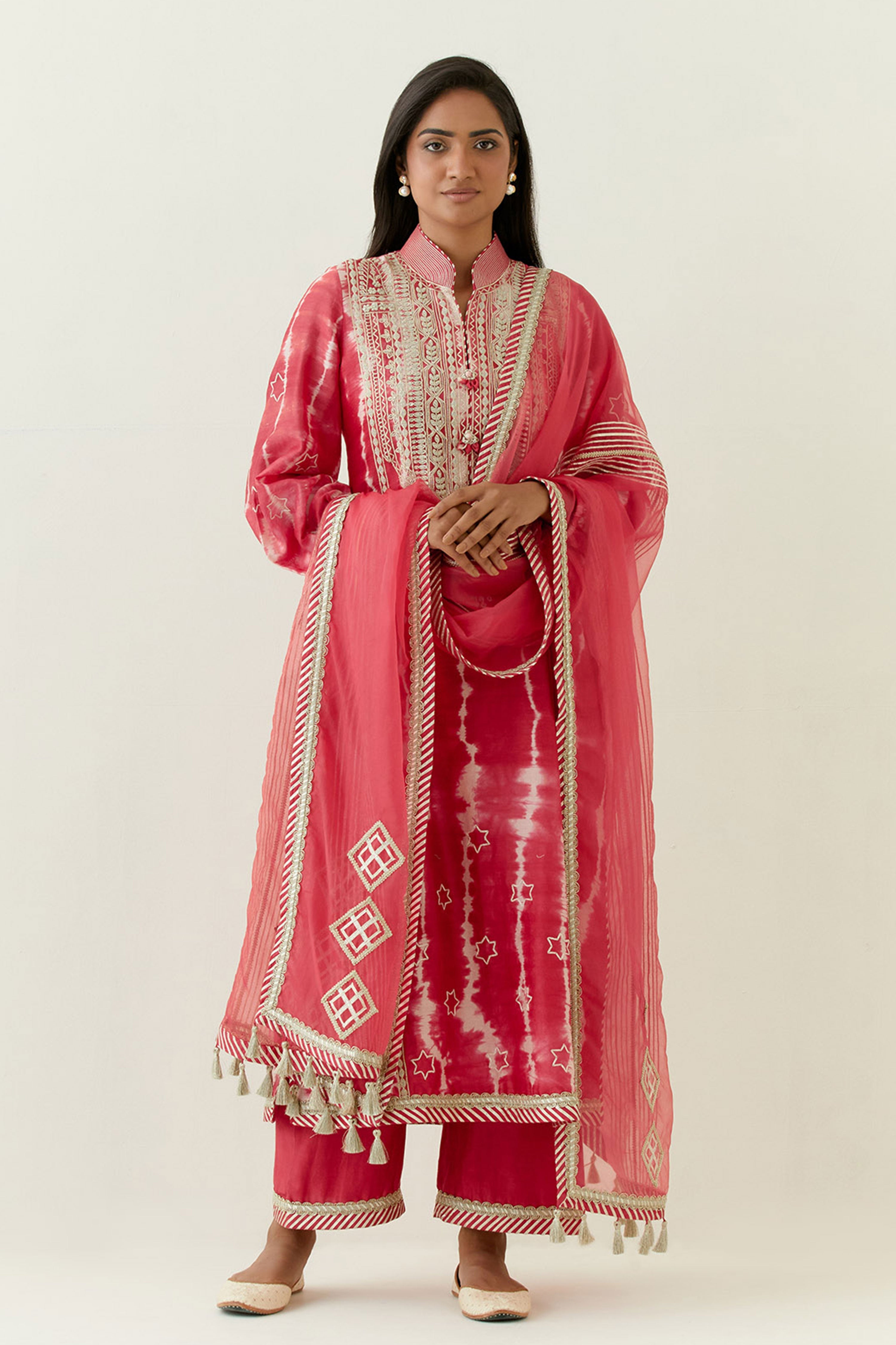 Nakshi Clamp Balloon Sleeved Long Kurta With Straight Pants