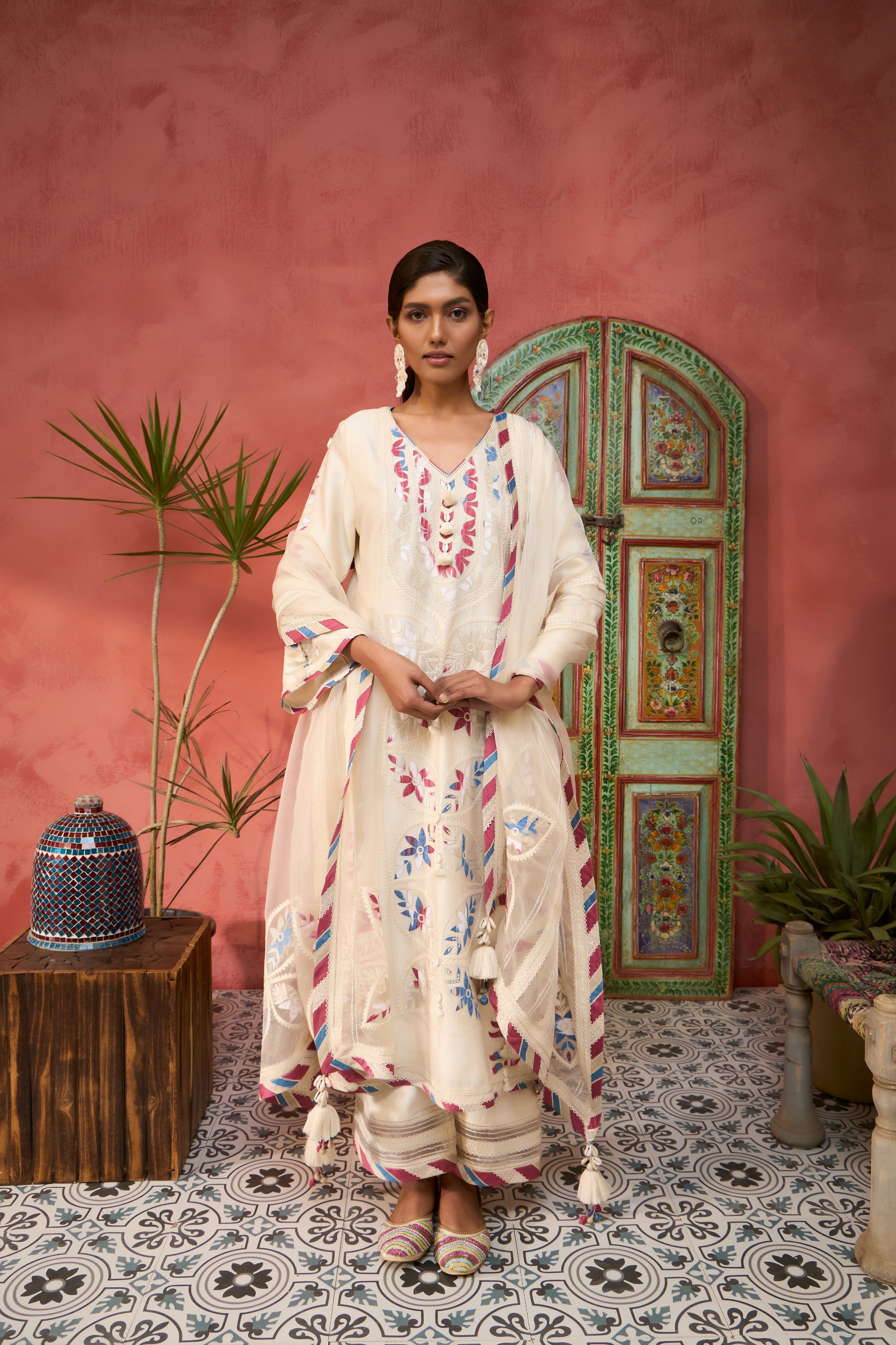 Ikat Applique Long Kurta With Pants