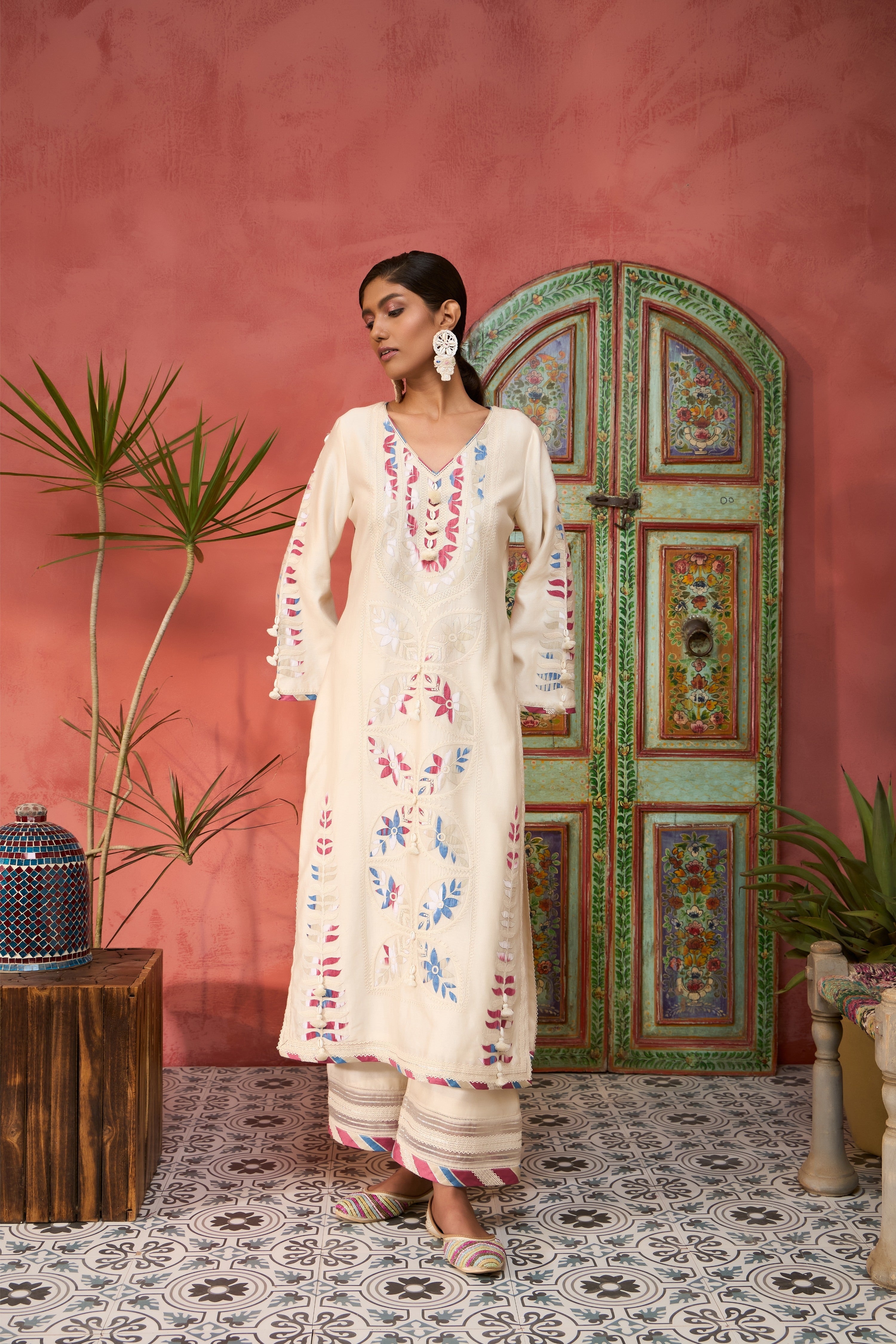Ikat Applique Long Kurta With Pants