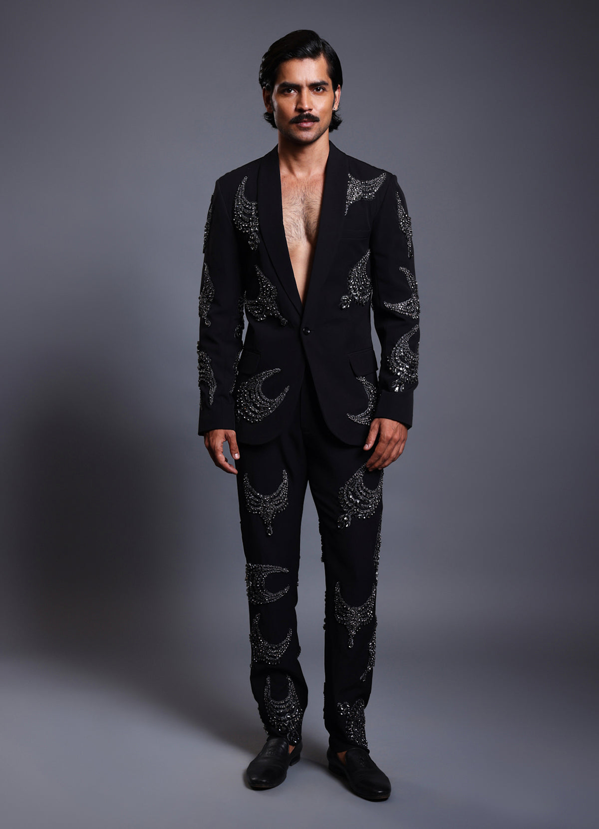 Cf Necklace Suit Black