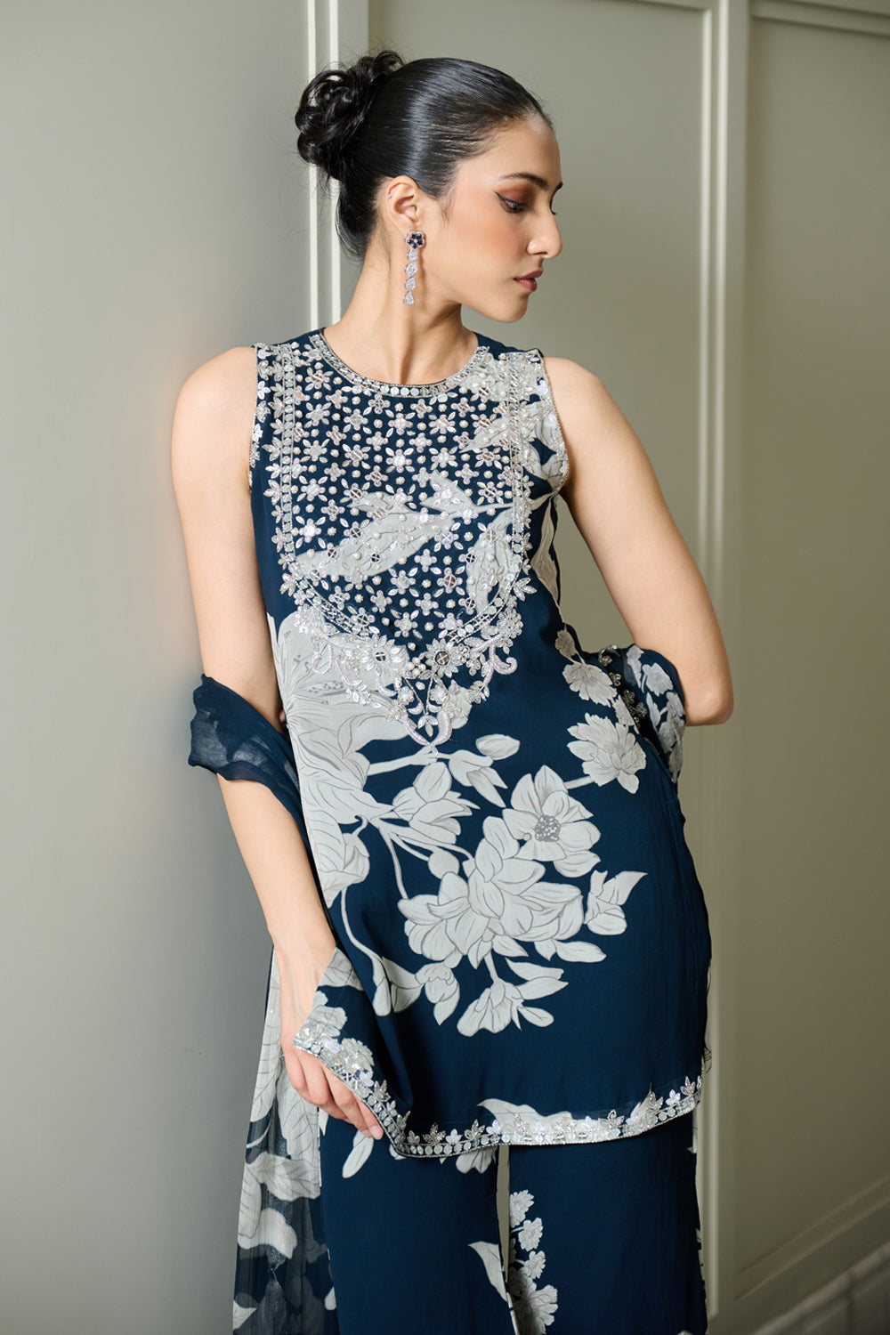 Blue Floral Print Straight Kurta And Pants Set