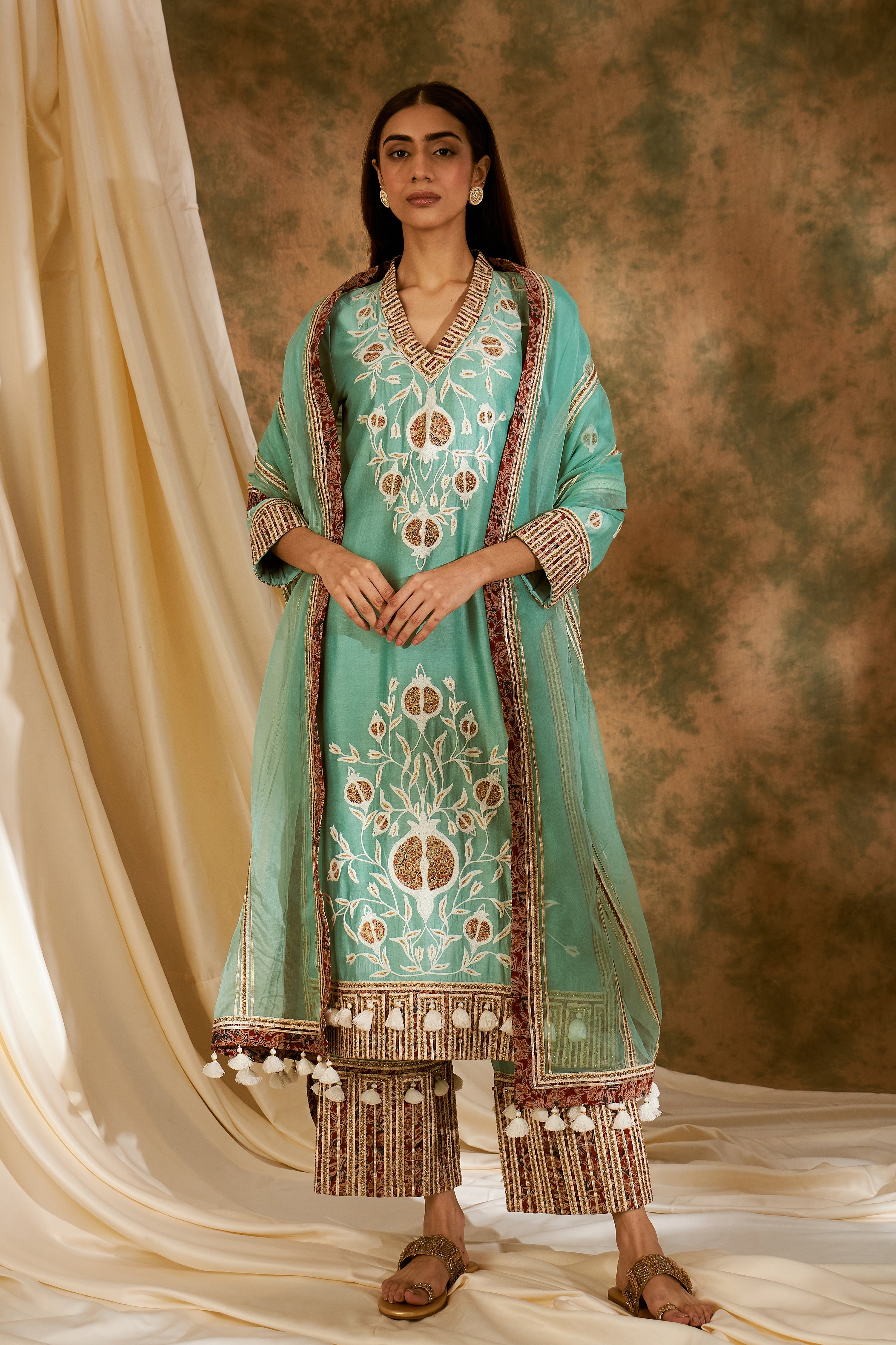 Anaar Long Kurta With Wide Pants