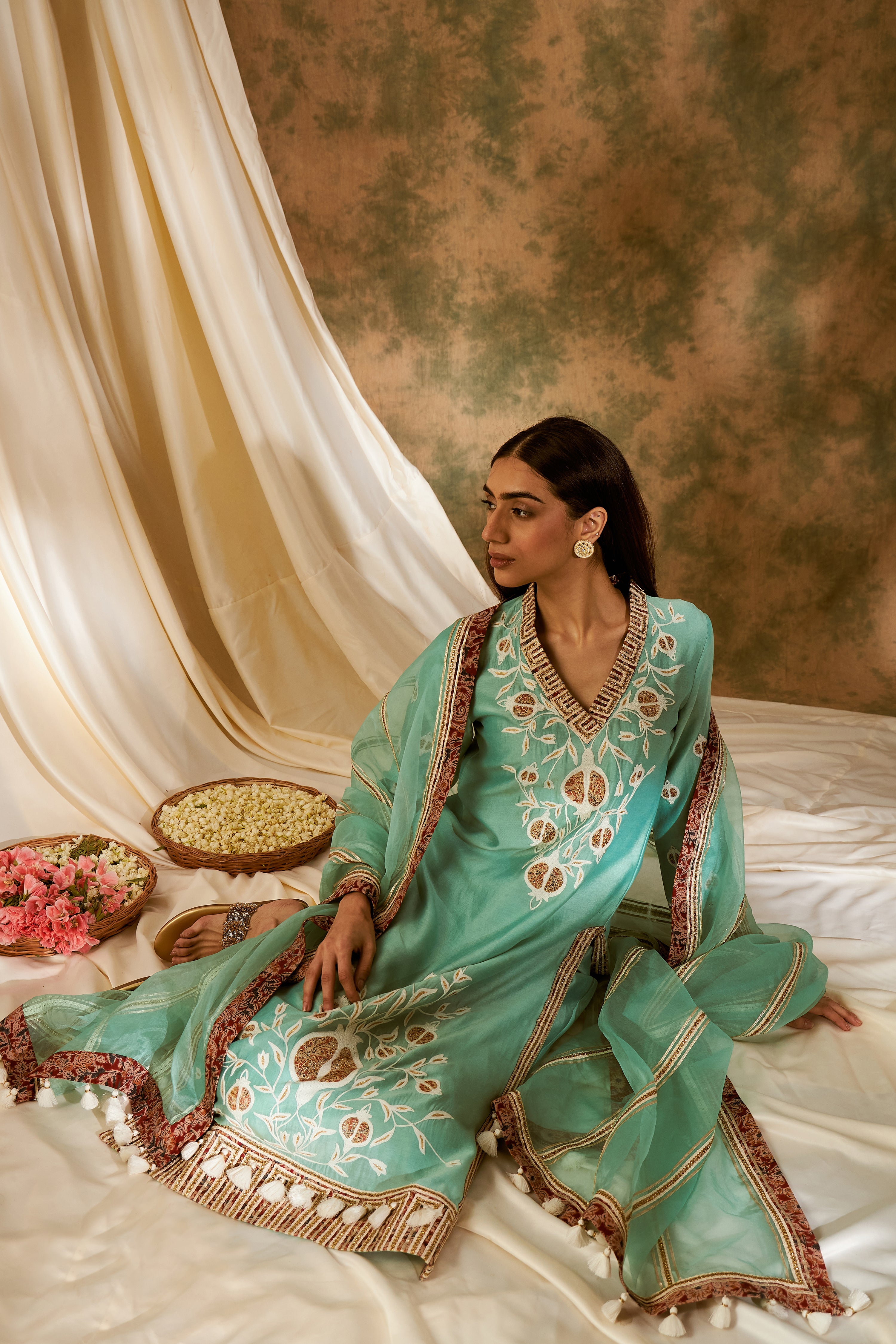 Anaar Long Kurta With Wide Pants