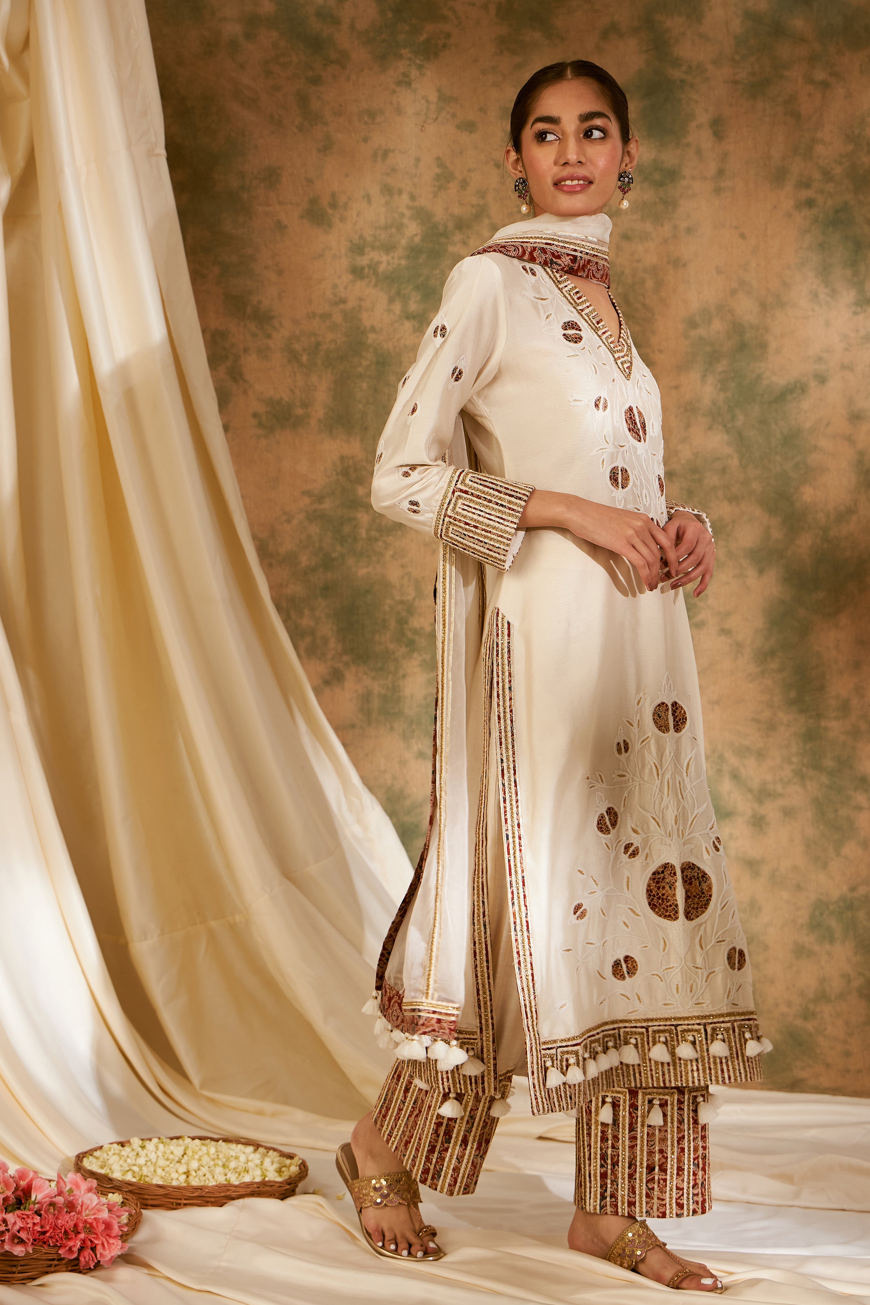 Anaar Long Kurta With Wide Pants