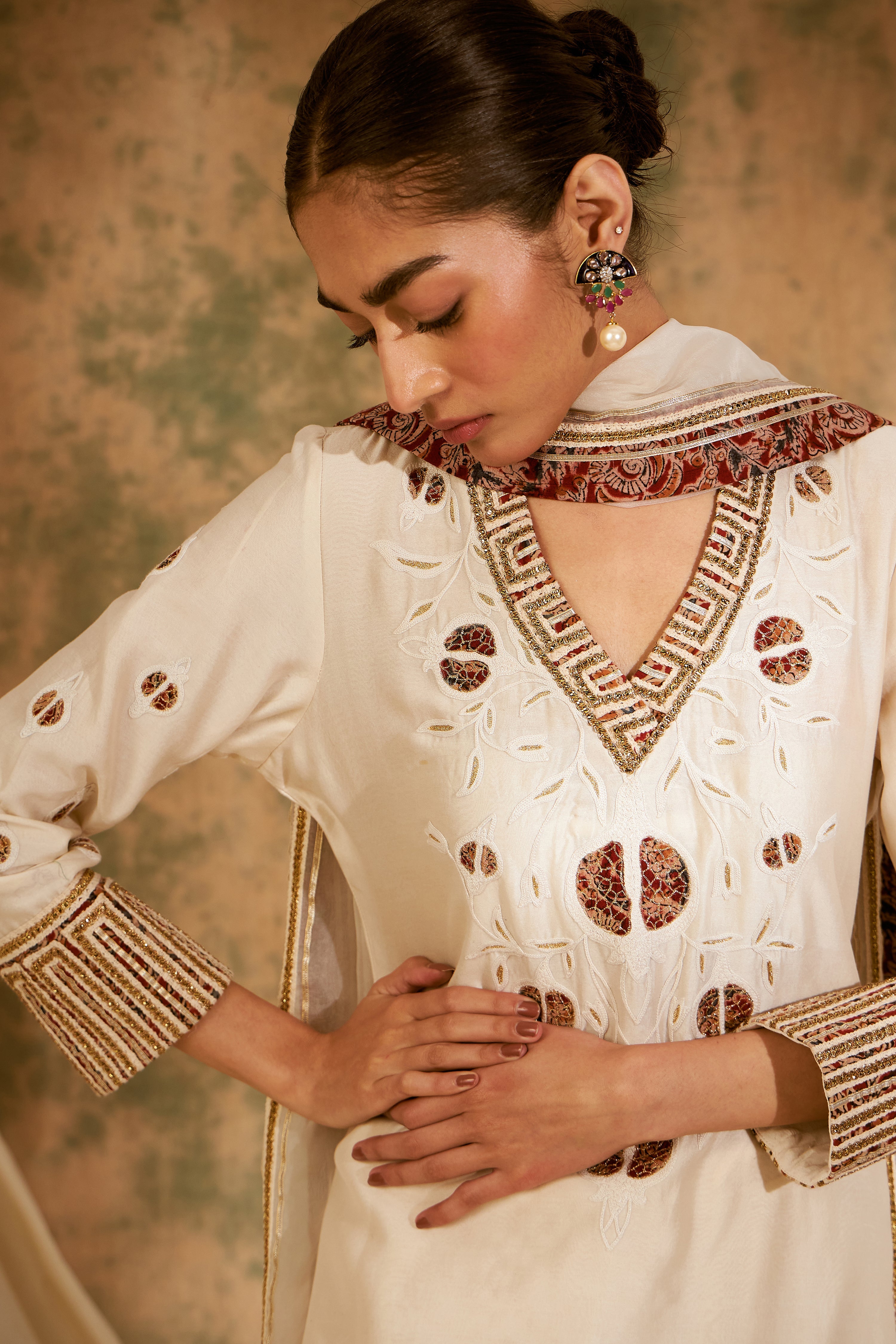 Anaar Long Kurta With Wide Pants