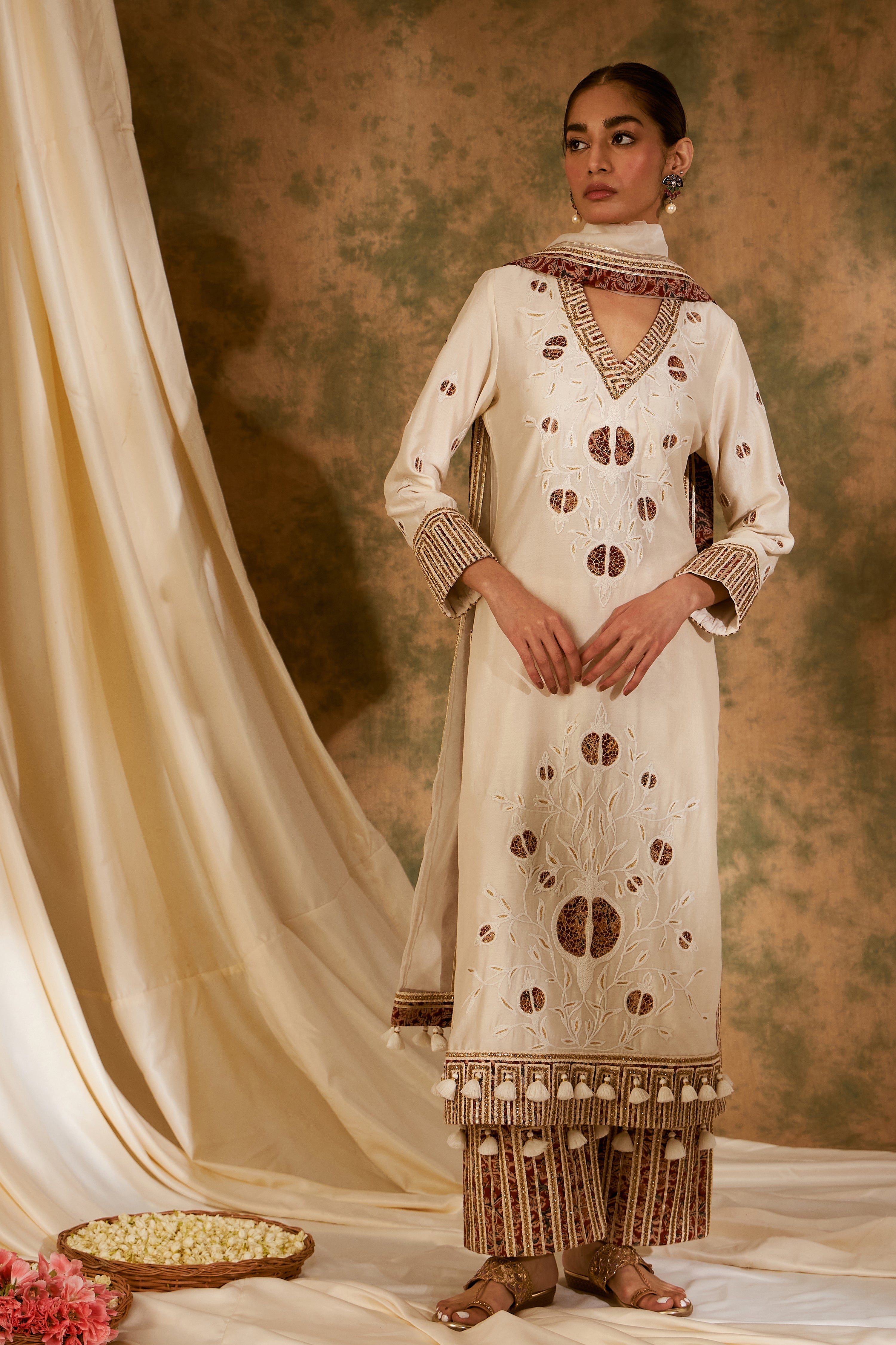 Anaar Long Kurta With Wide Pants