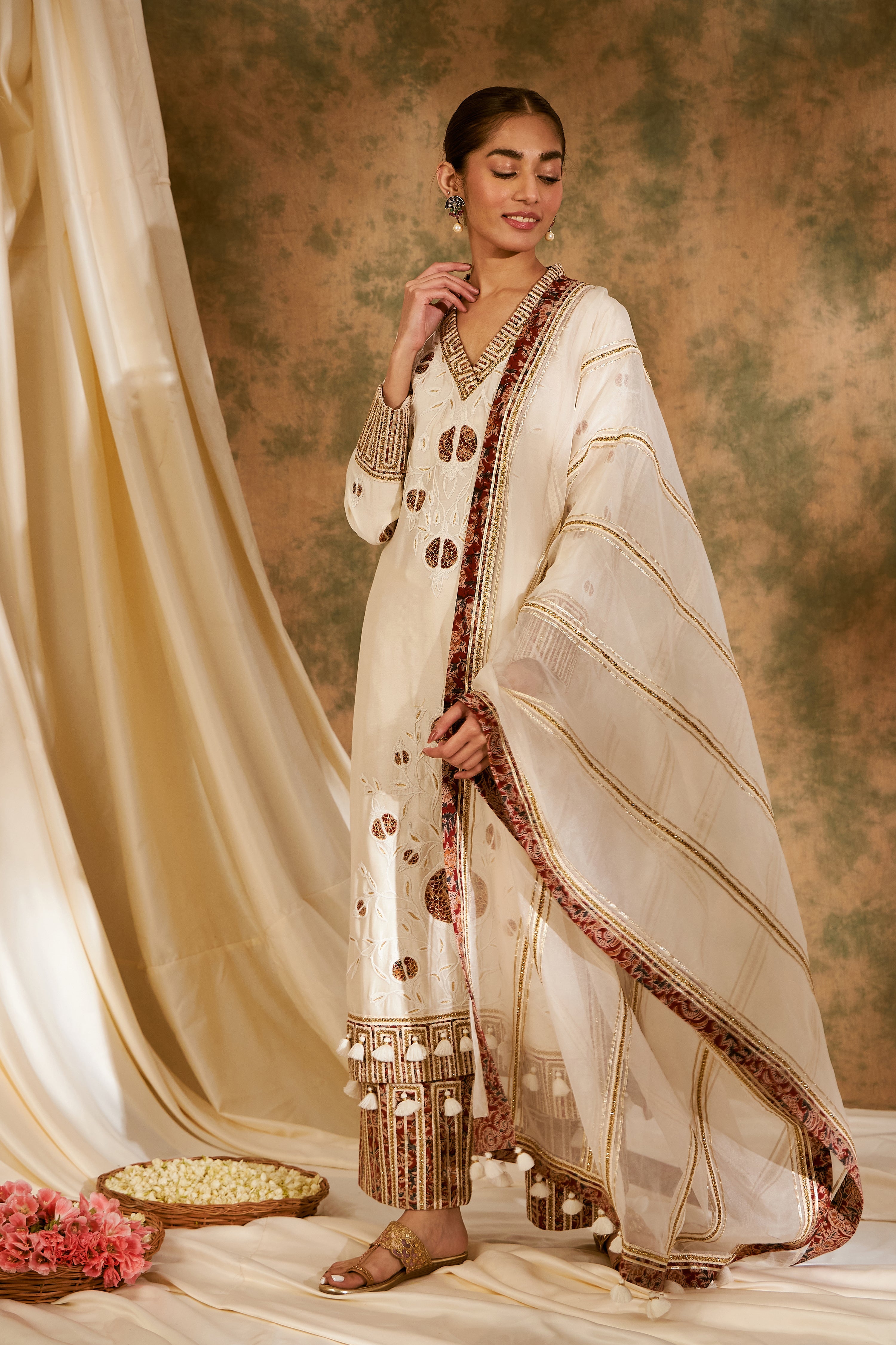 Anaar Long Kurta With Wide Pants