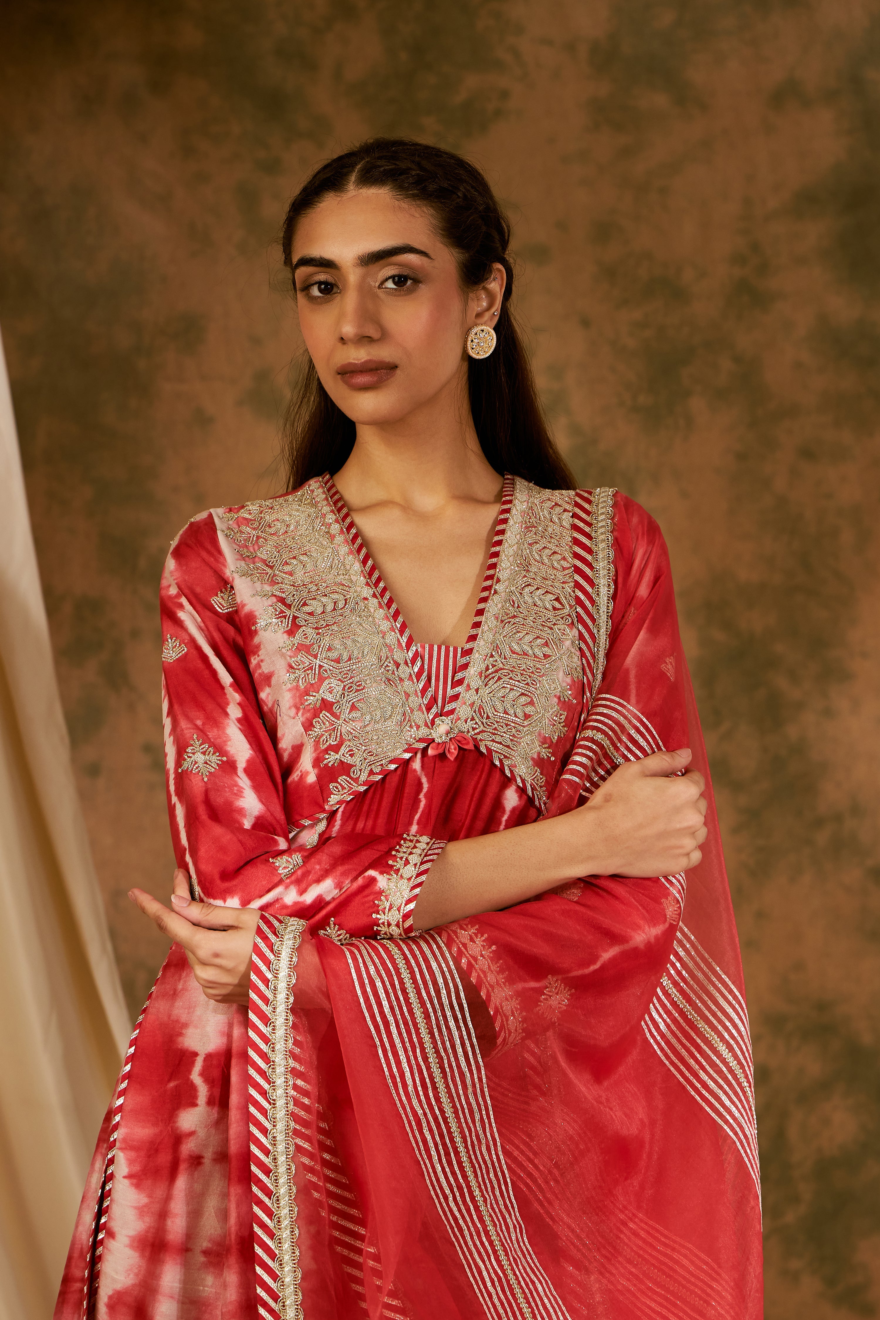 Nakshi Clamp V-Neck Long Kurta With Straight Pants