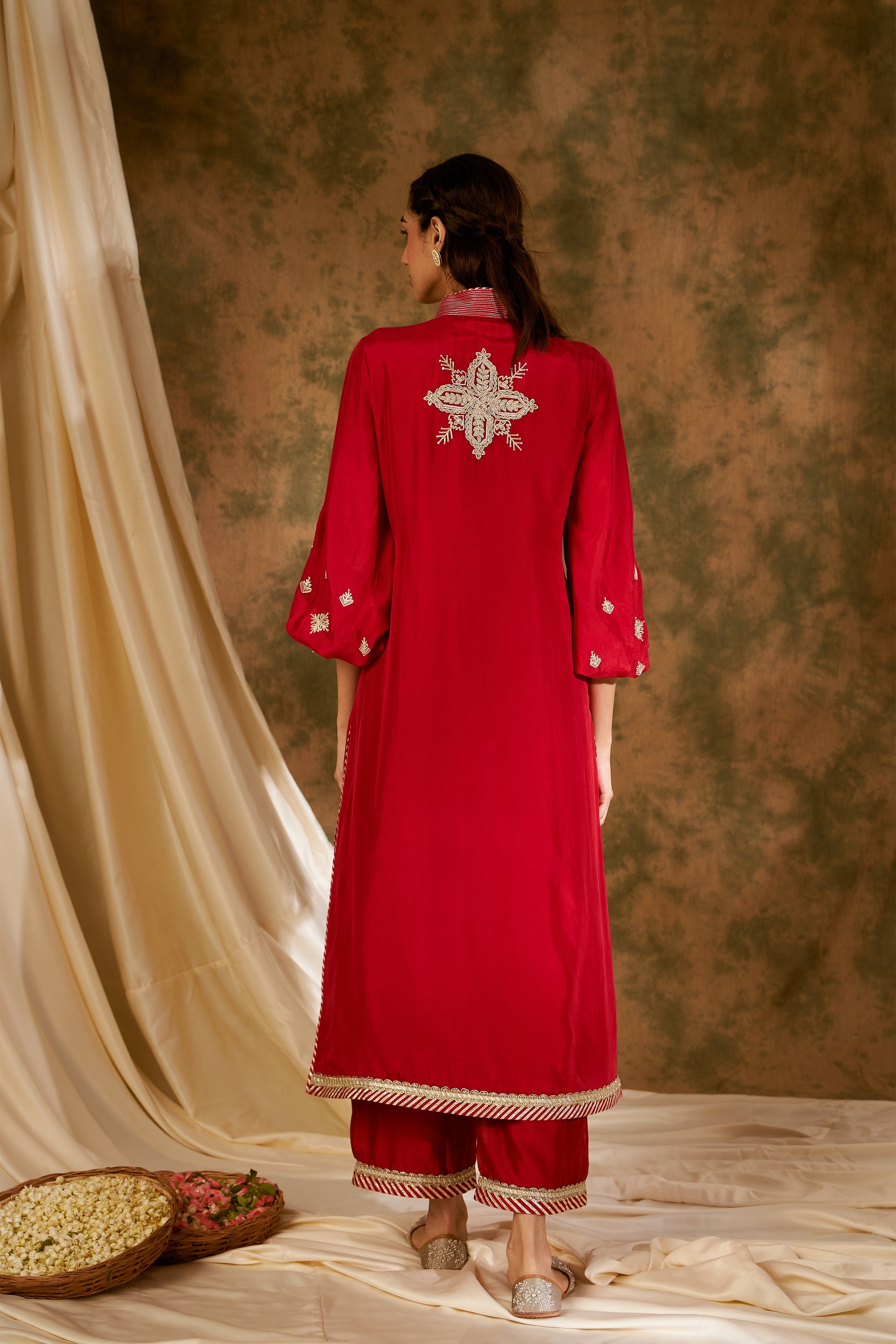 Nakshi Long Kurta With Balloon Sleeves & Straight Pants