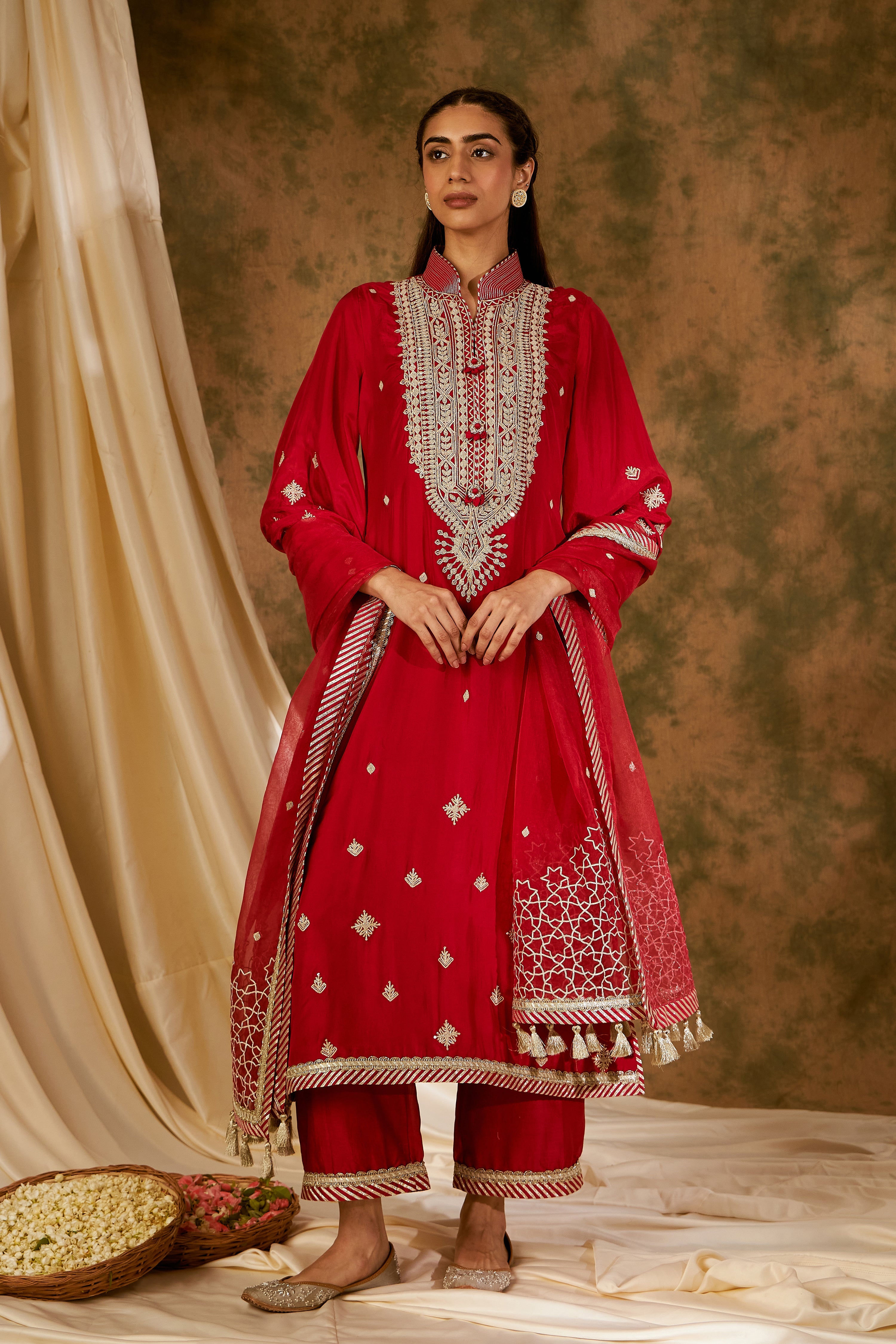 Nakshi Long Kurta With Balloon Sleeves & Straight Pants
