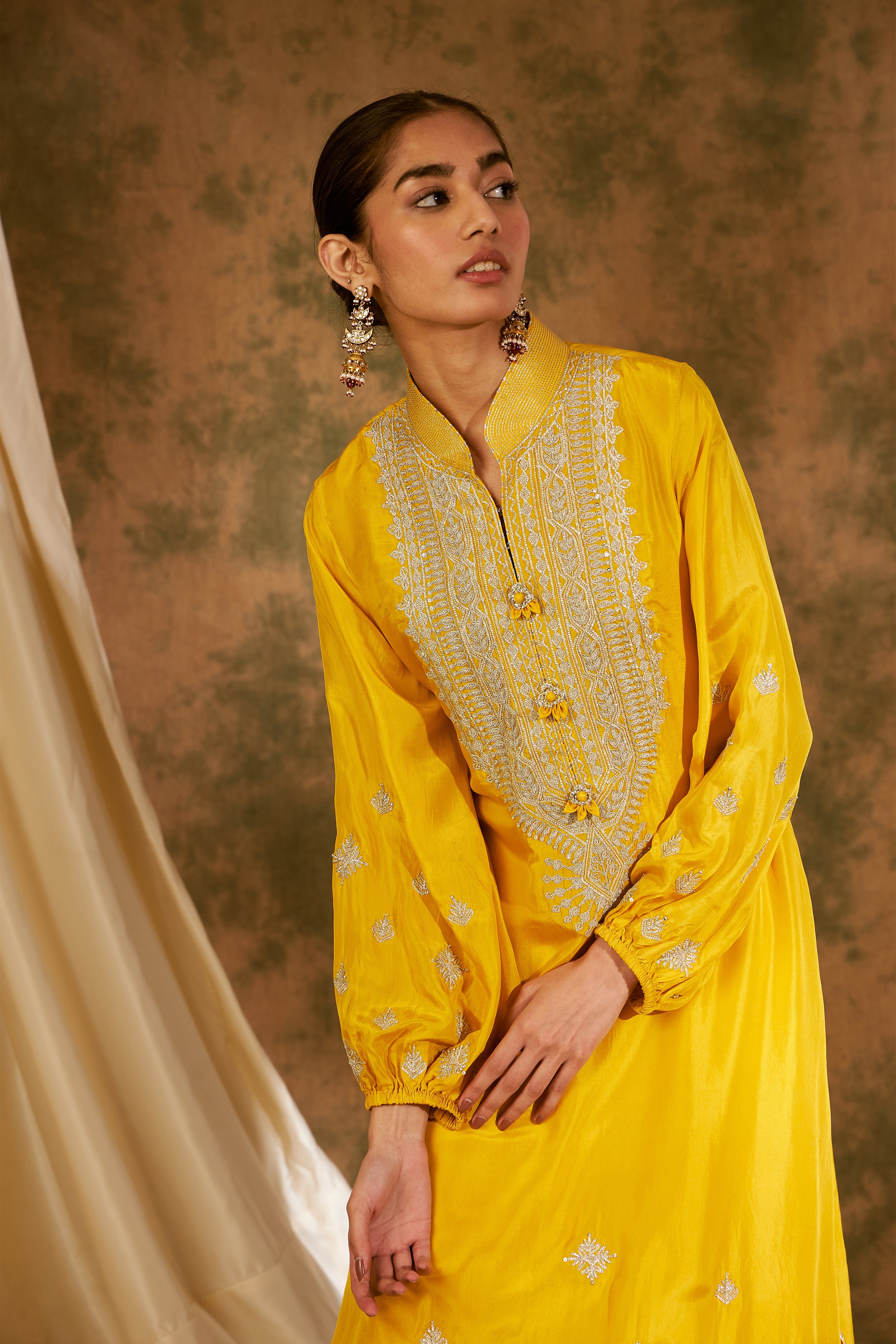 Nakshi Long Kurta With Balloon Sleeves & Straight Pants