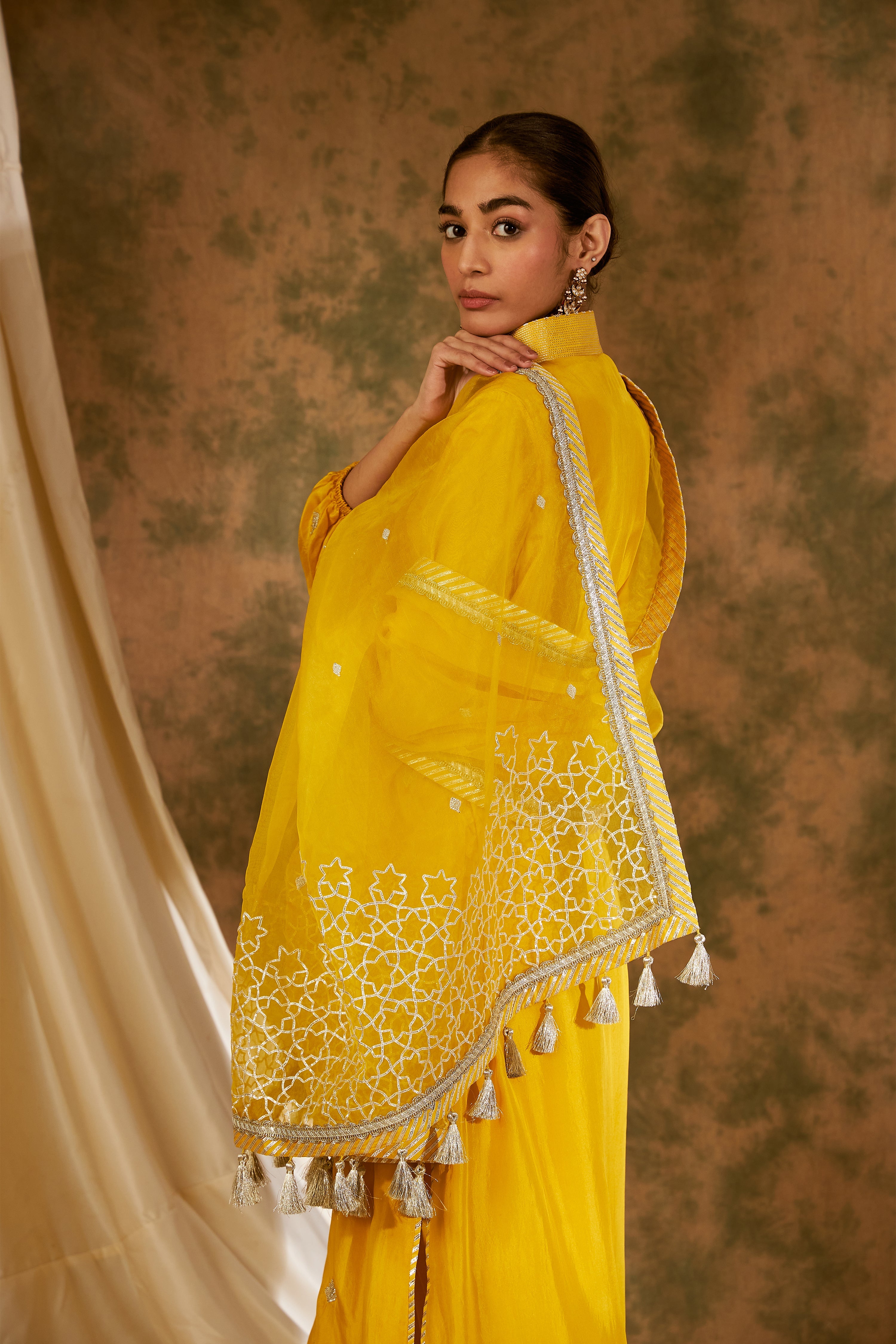 Nakshi Long Kurta With Balloon Sleeves & Straight Pants