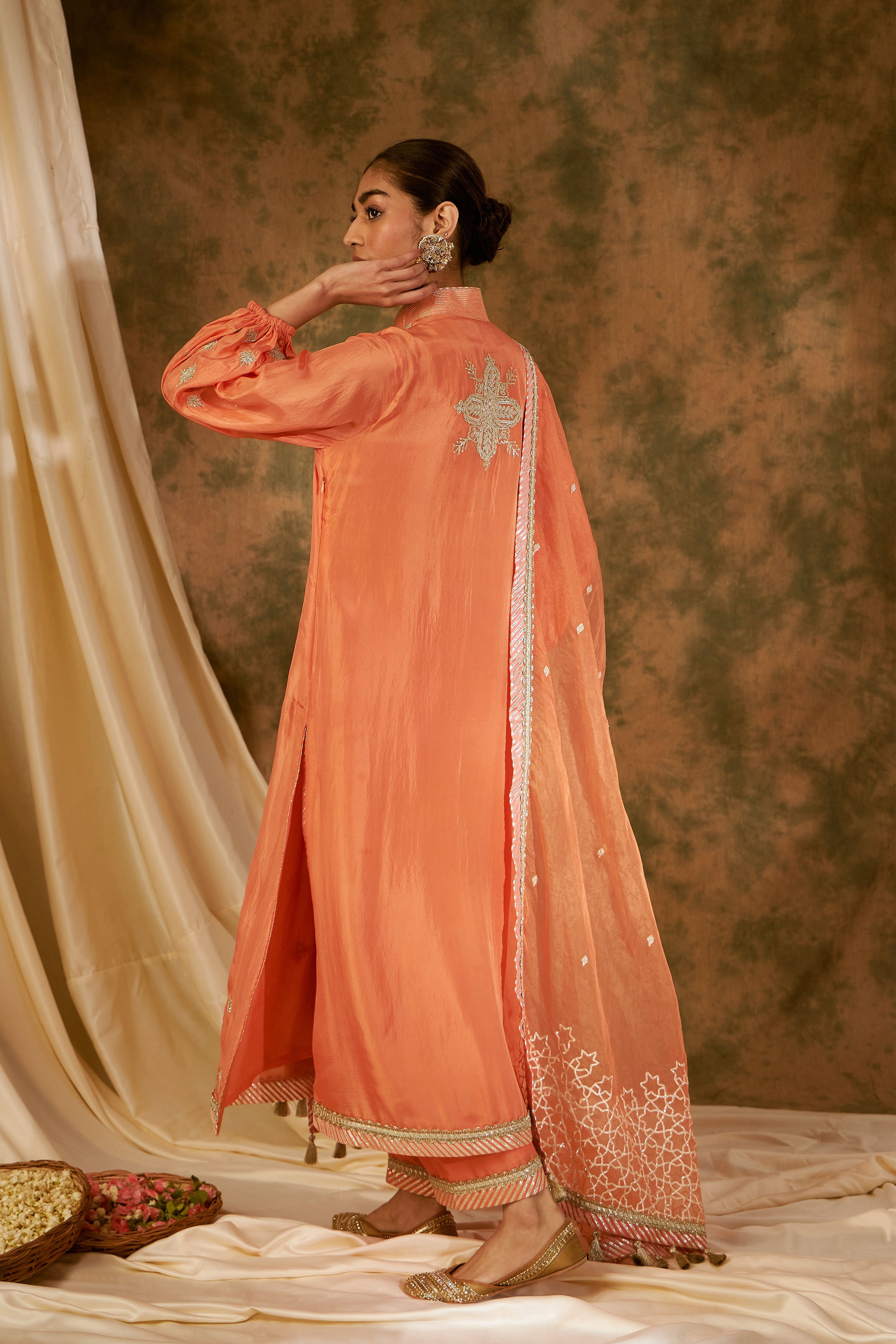 Nakshi Long Kurta With Balloon Sleeves & Straight Pants