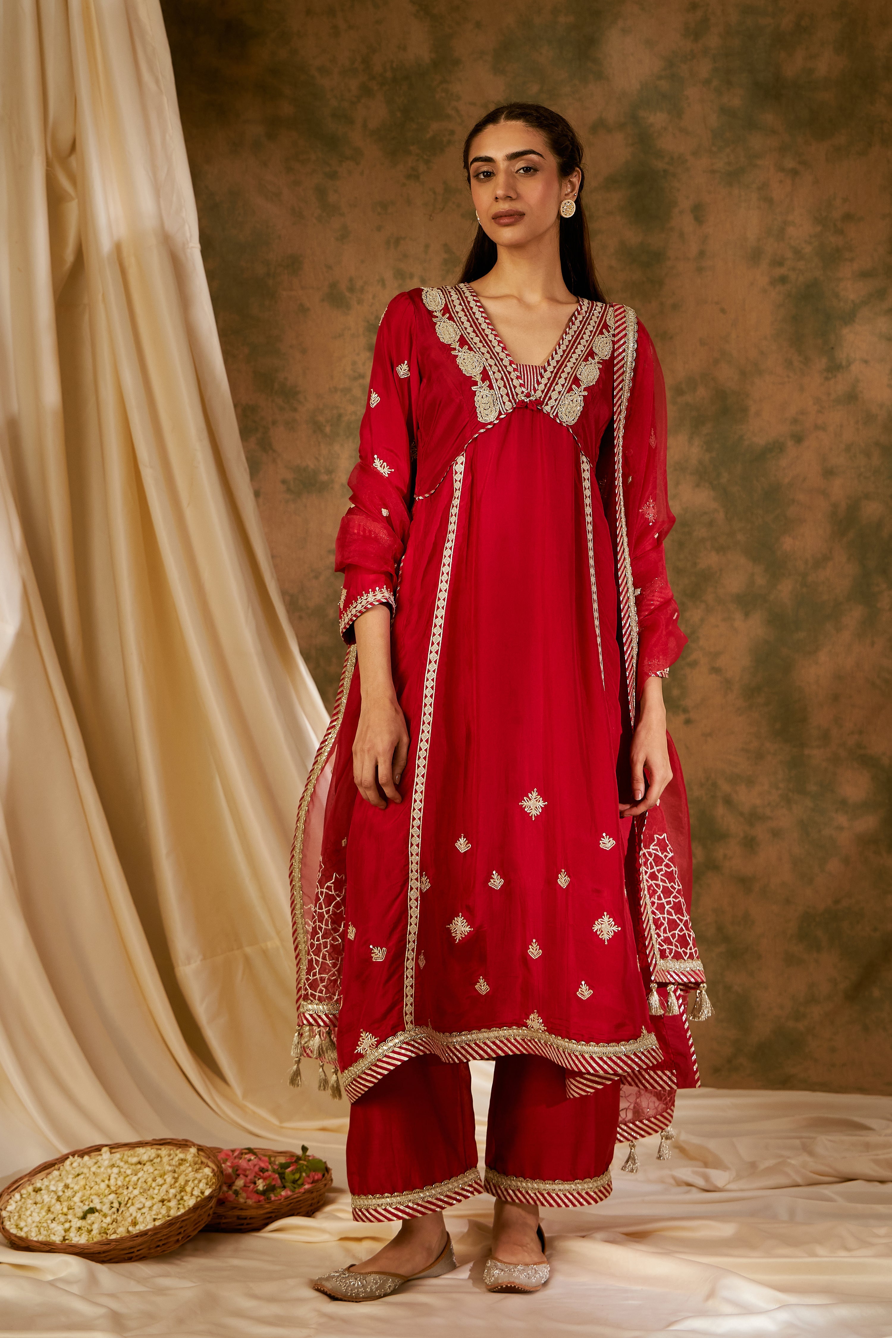 Nakshi Long V-Neck Kurta With Straight Pants