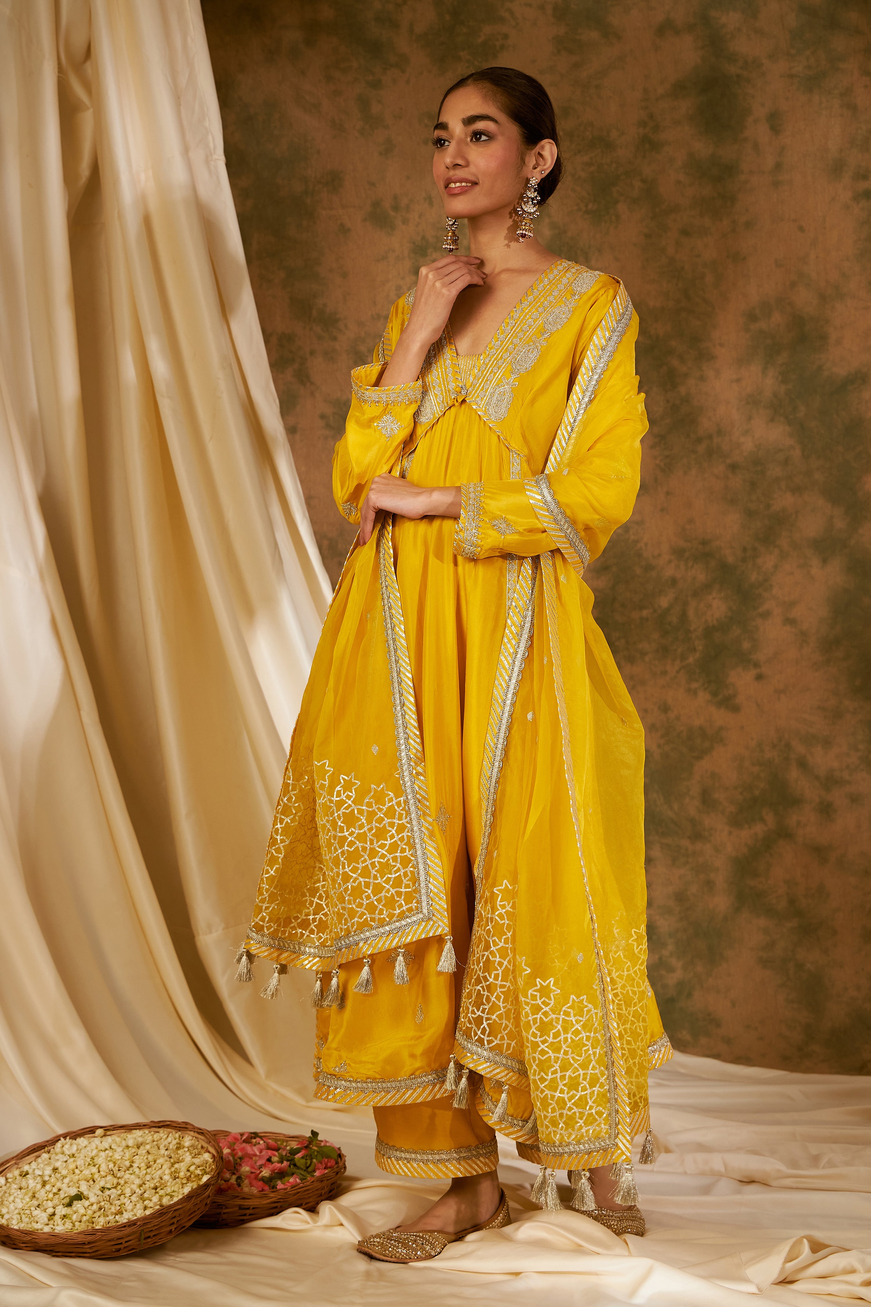 Nakshi Long V-Neck Kurta With Straight Pants