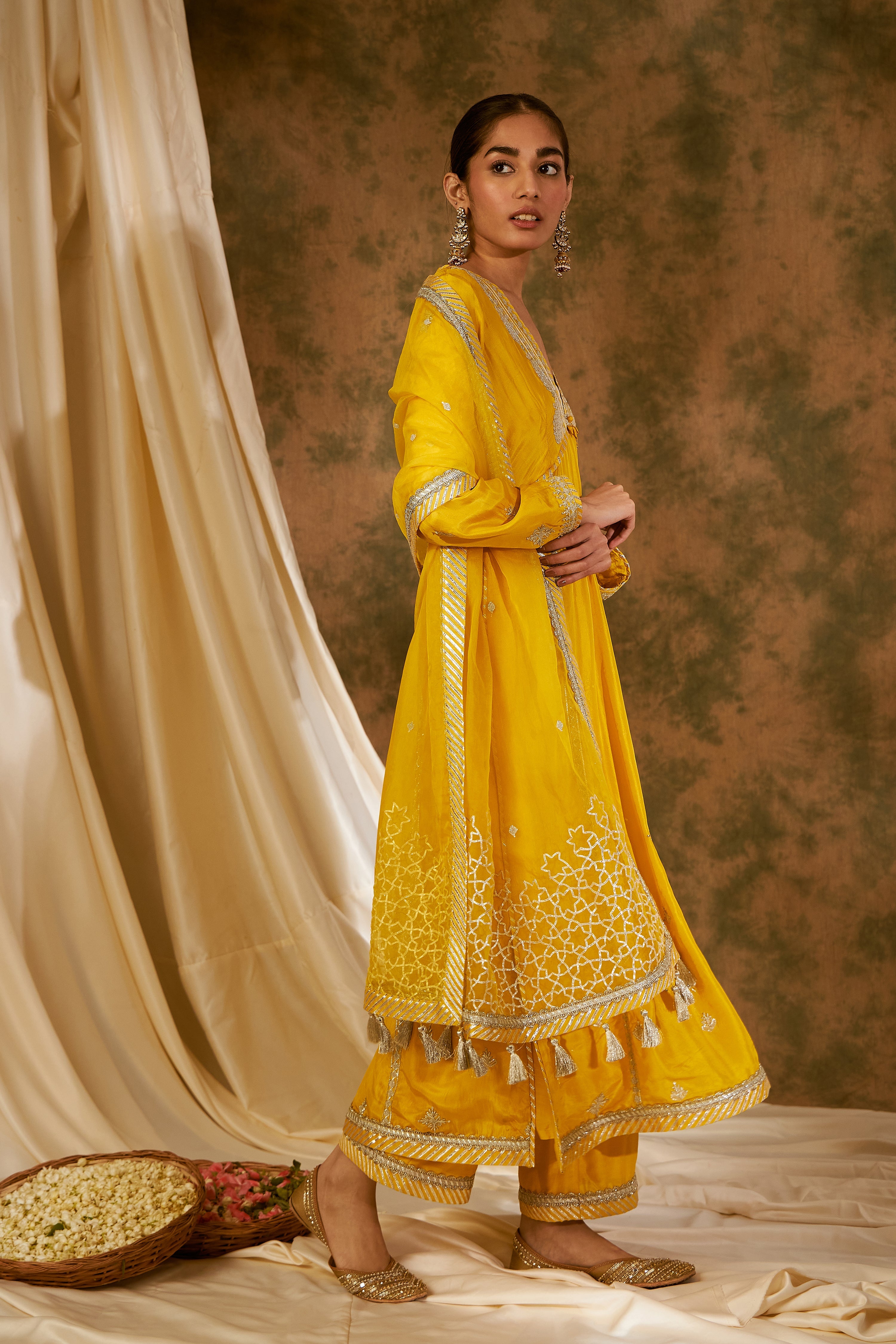 Nakshi Long V-Neck Kurta With Straight Pants