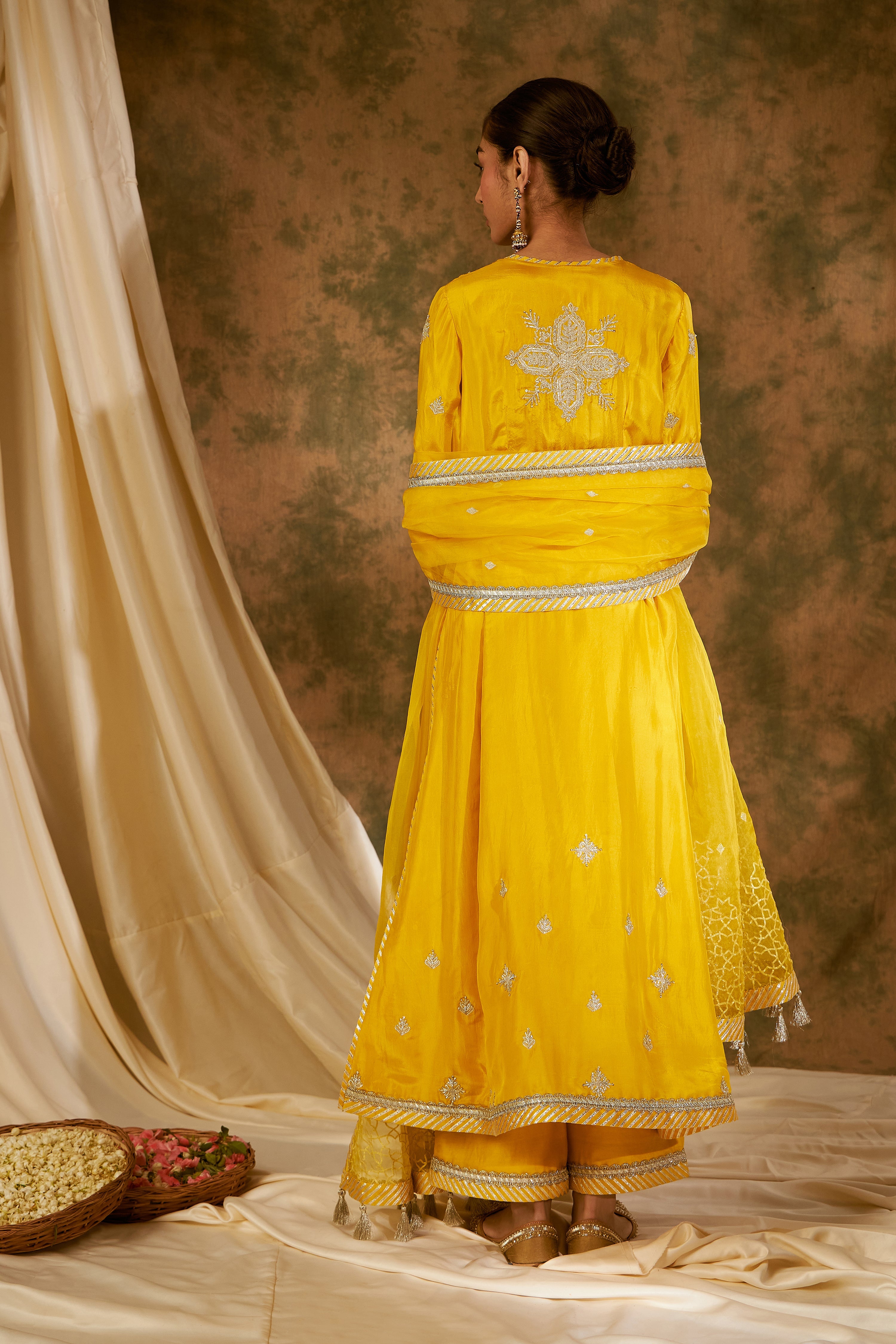 Nakshi Long V-Neck Kurta With Straight Pants