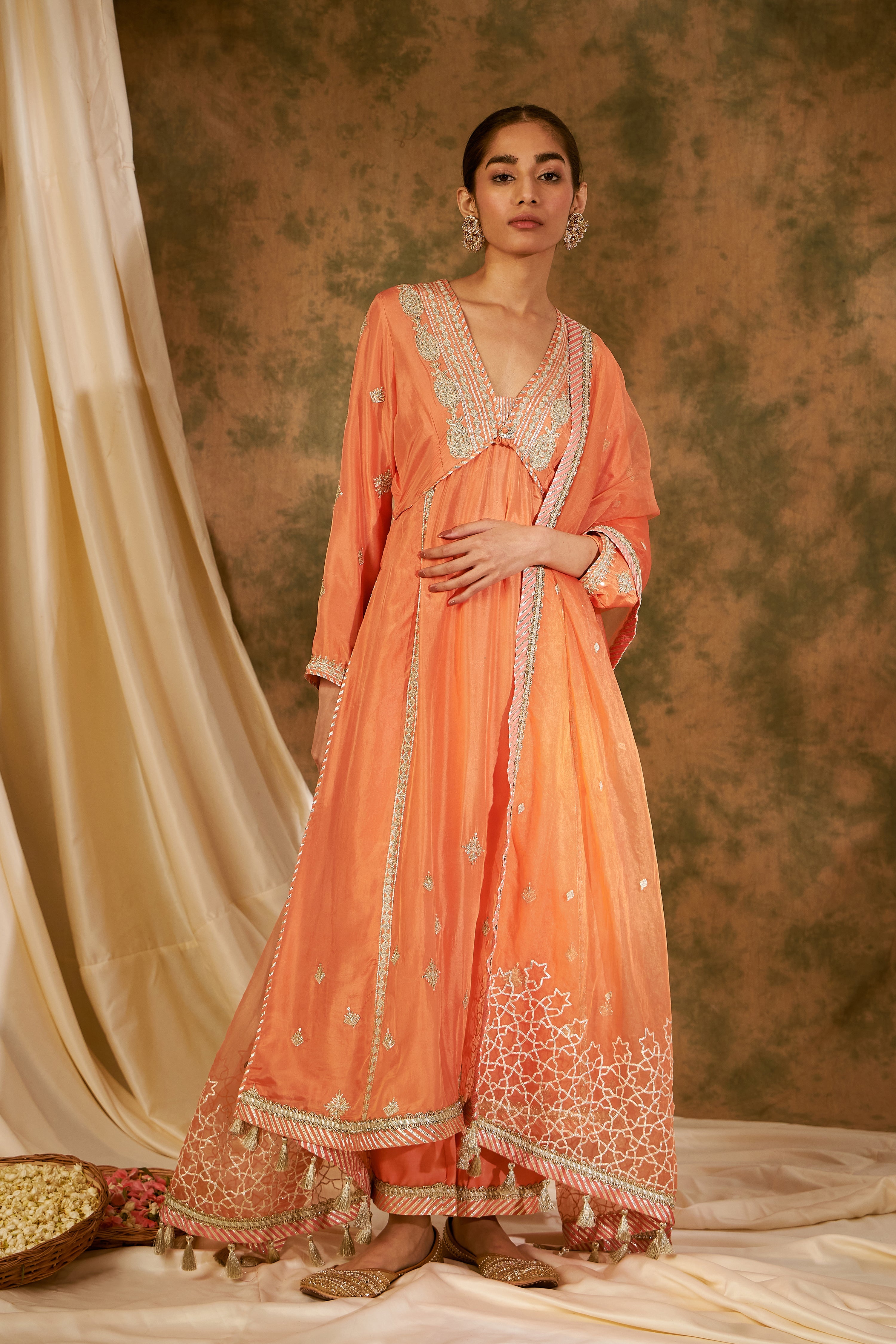 Nakshi Long V-Neck Kurta With Straight Pants