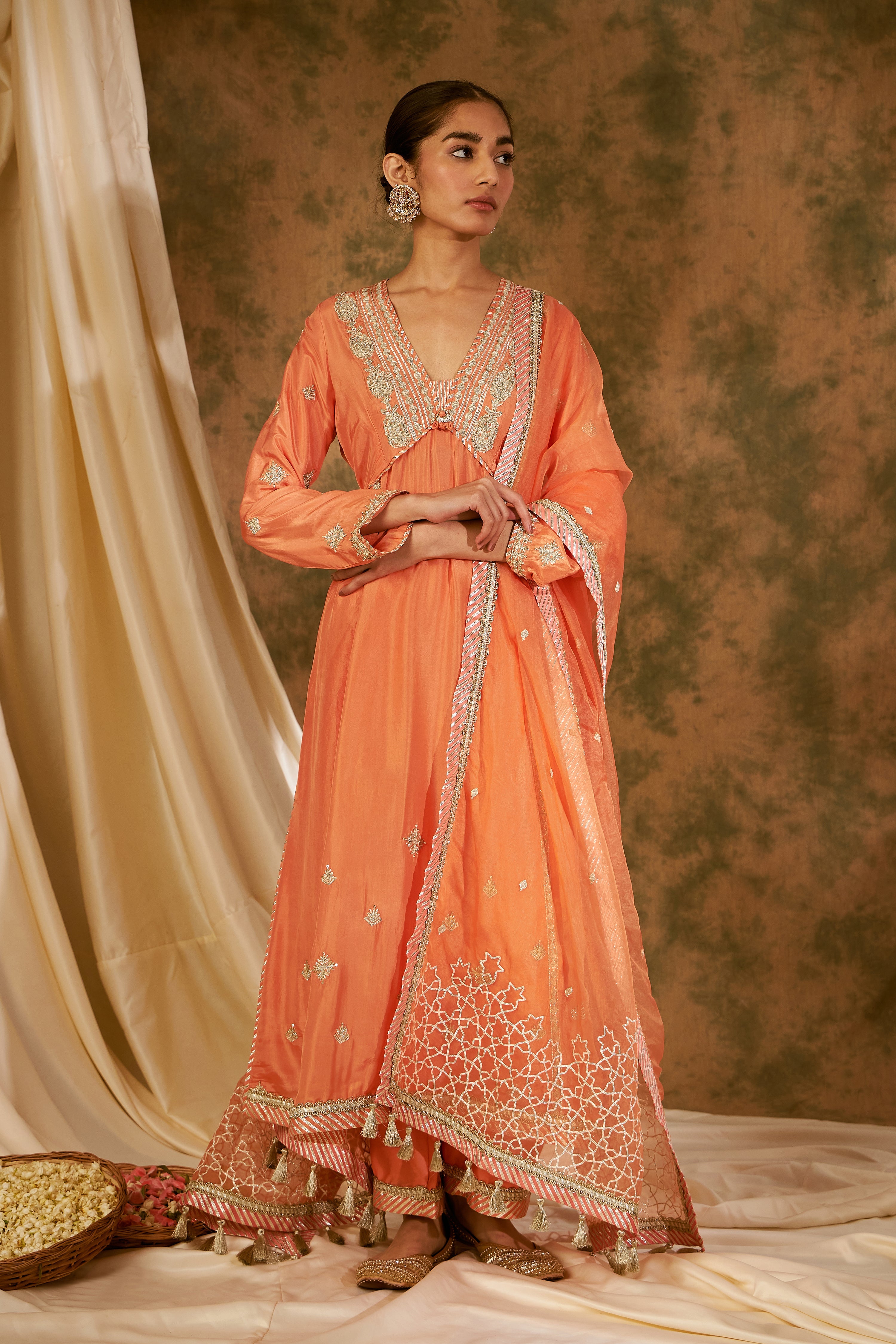 Nakshi Long V-Neck Kurta With Straight Pants
