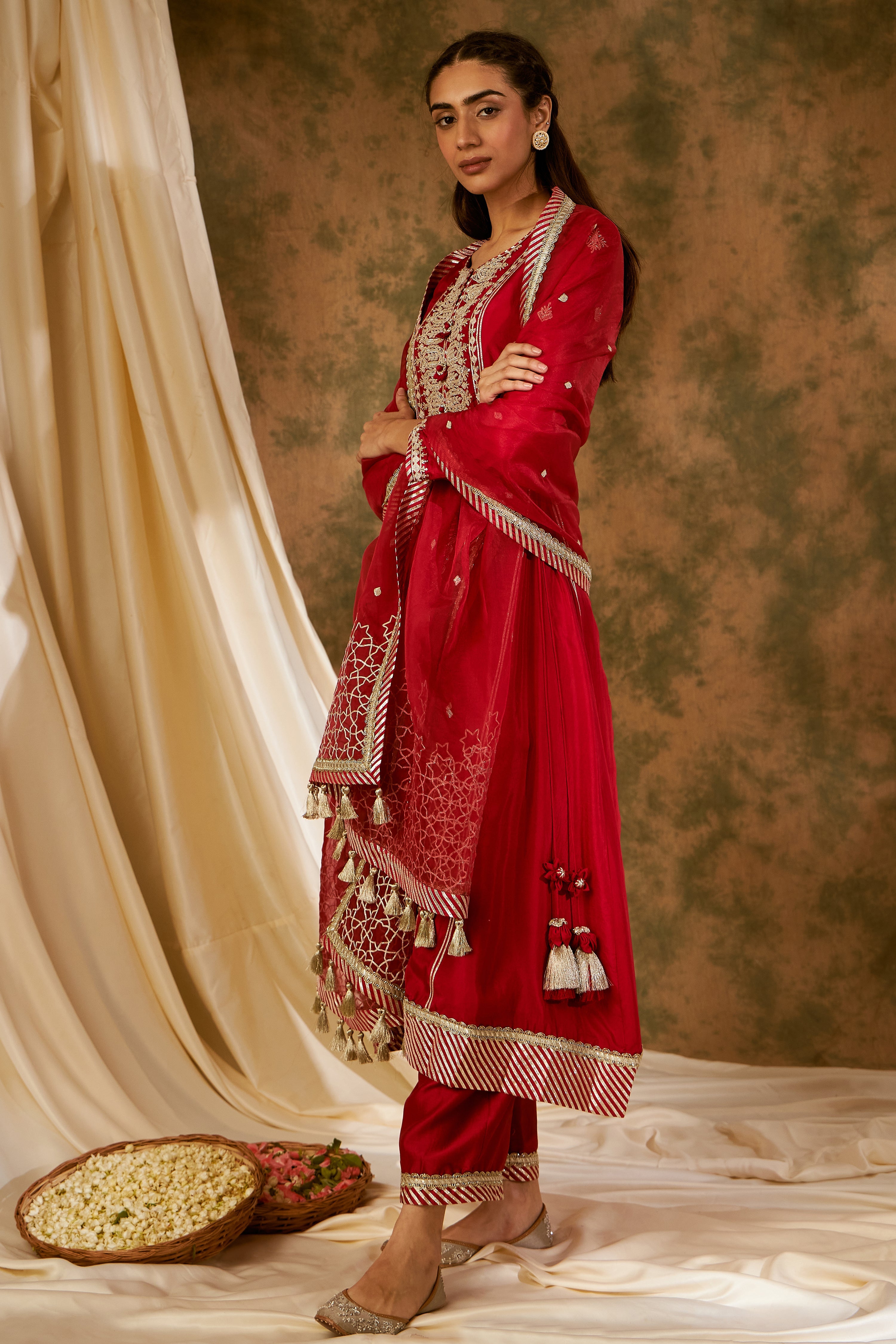 Nakshi Side Tie-Up Kurta With Straight Pants