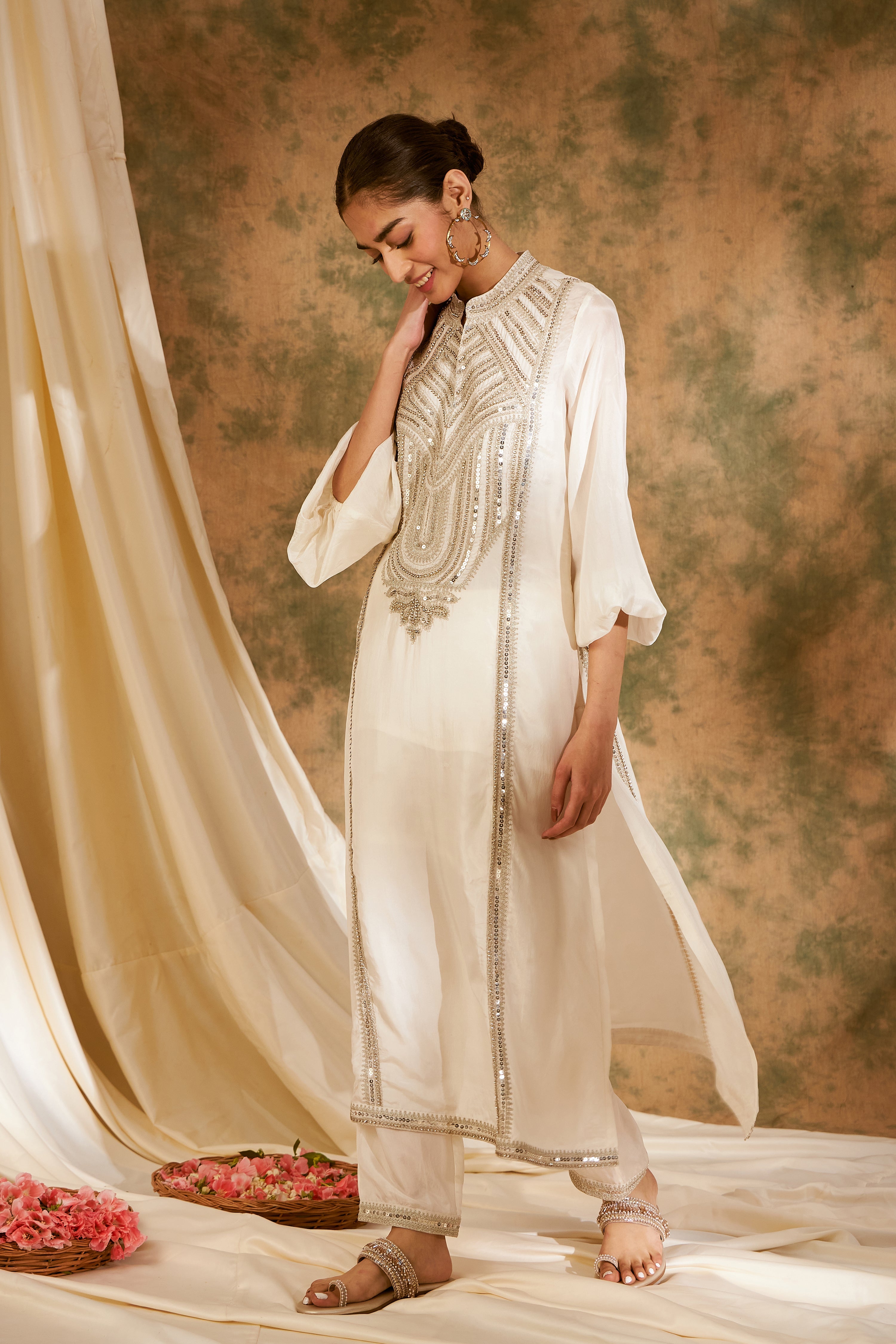 Dori Long Kurta With Balloonn Sleeves & Straight Pants