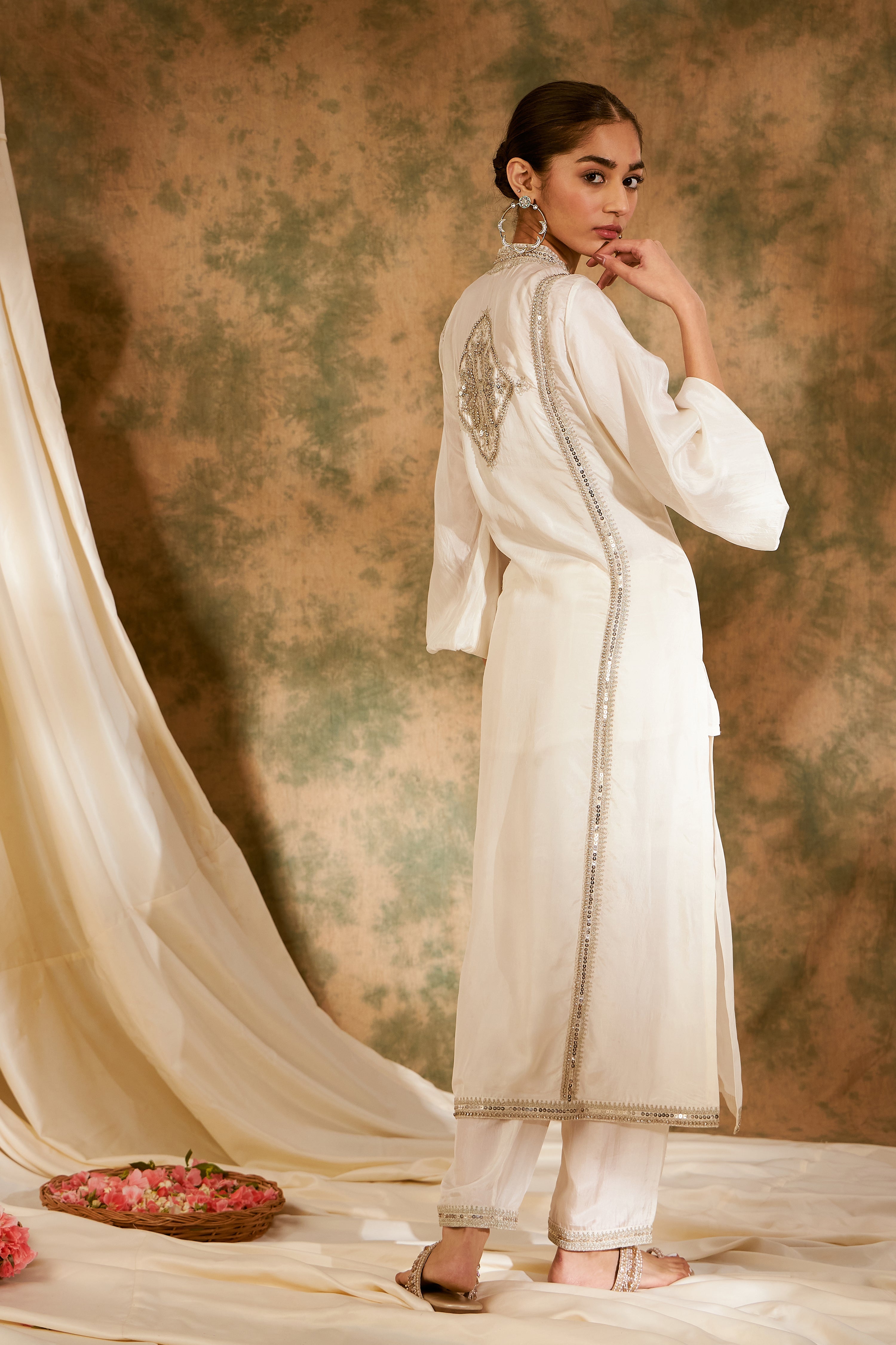 Dori Long Kurta With Balloonn Sleeves & Straight Pants