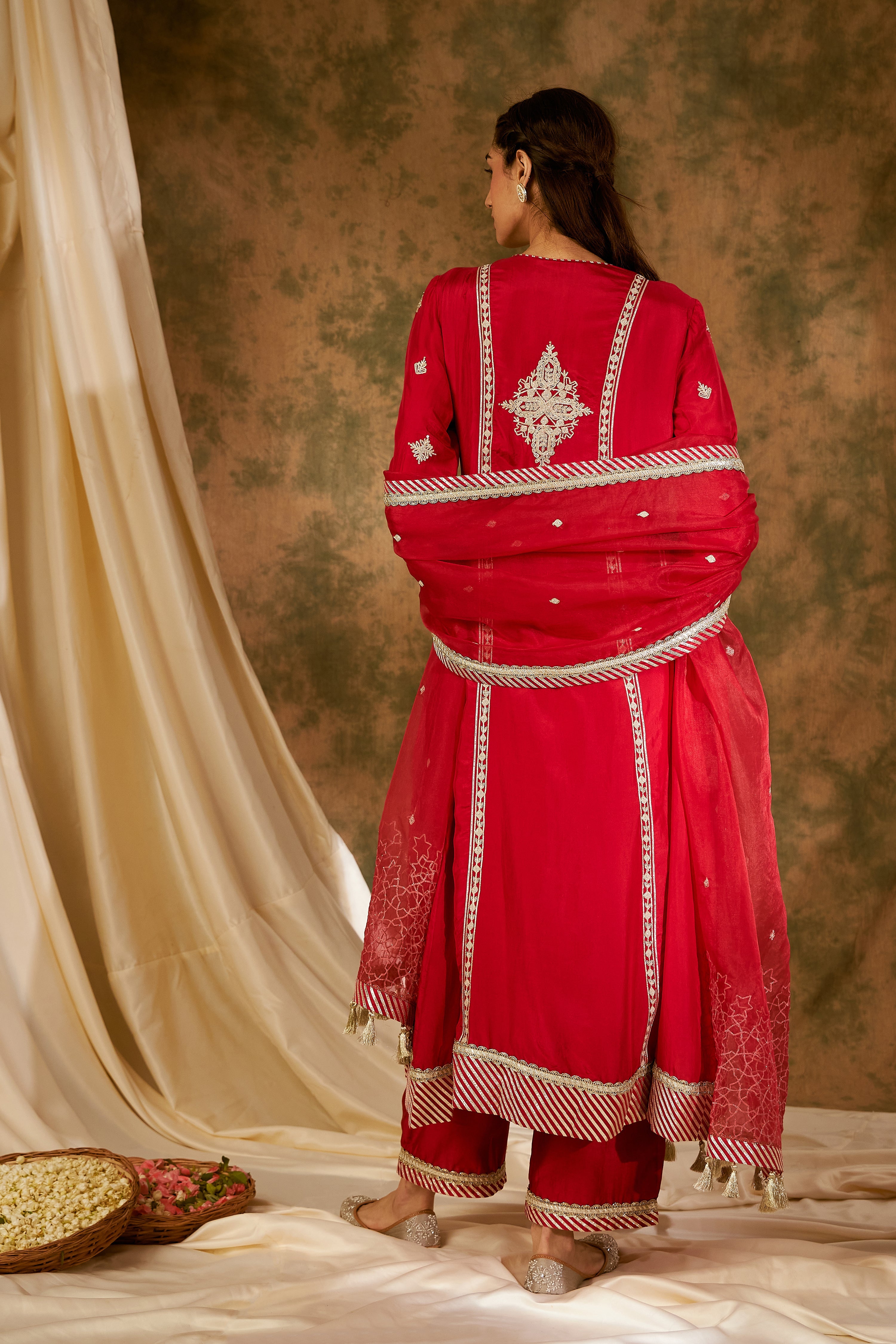 Nakshi Side Tie-Up Kurta With Straight Pants