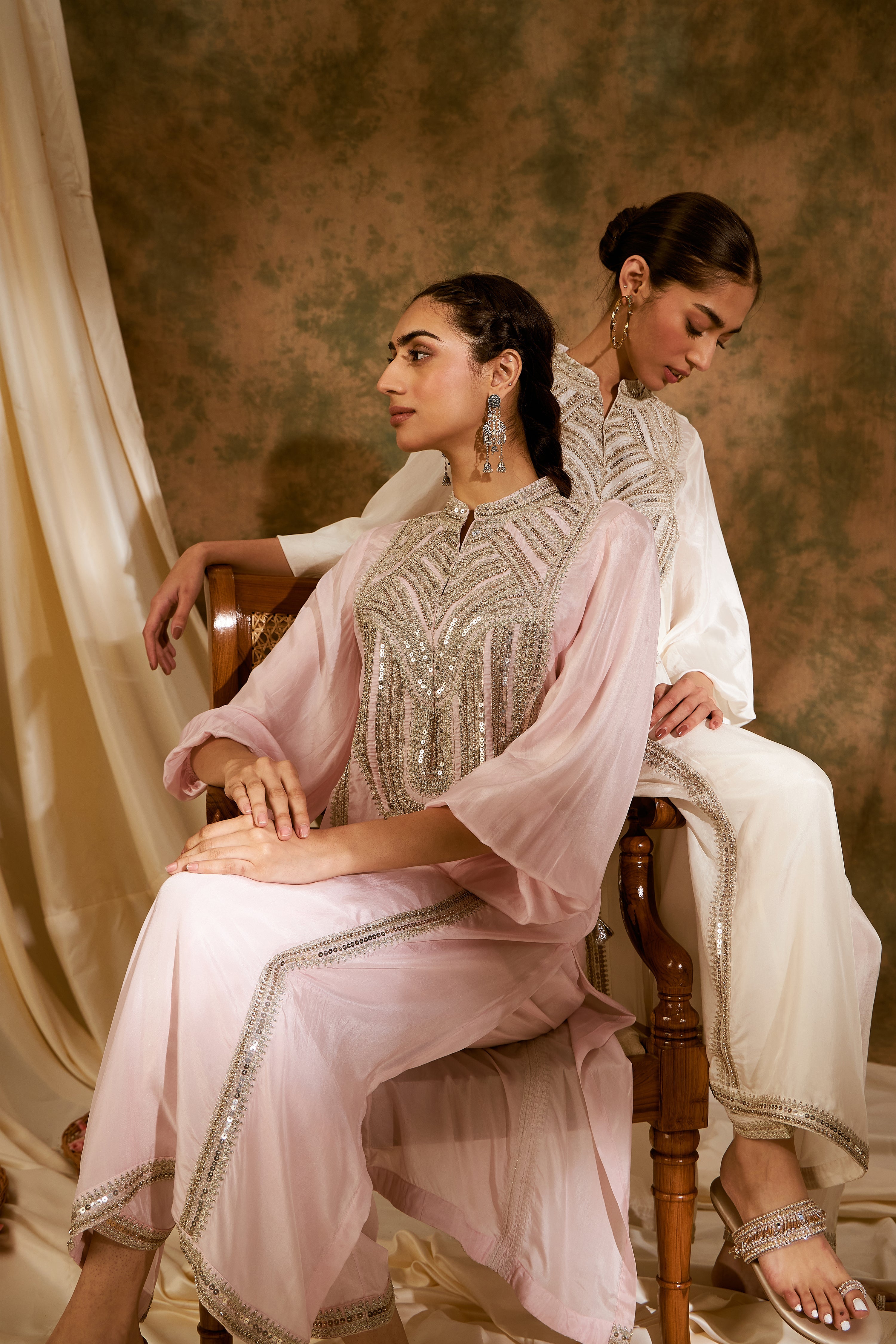 Dori Long Kurta With Balloonn Sleeves & Straight Pants