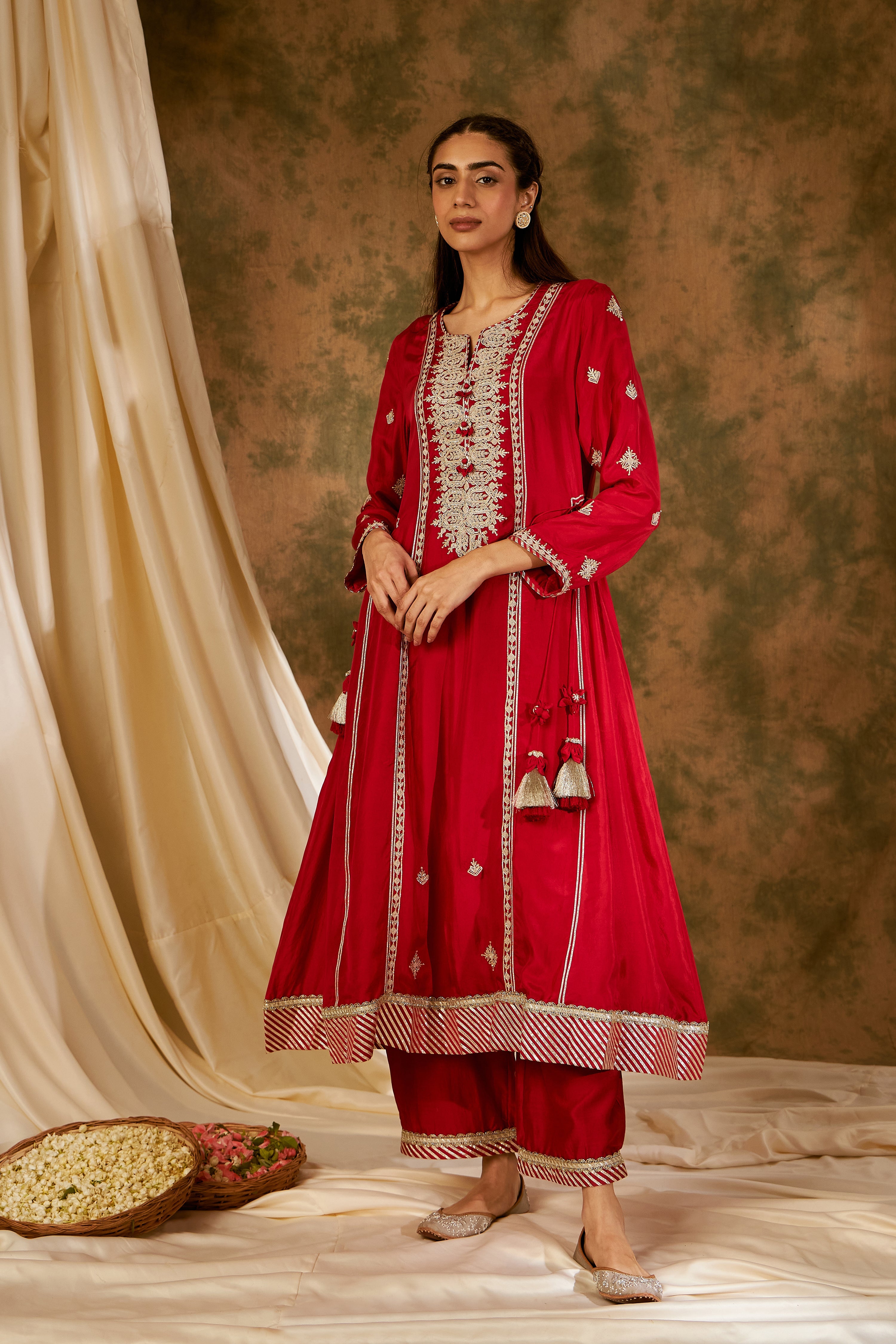 Nakshi Side Tie-Up Kurta With Straight Pants