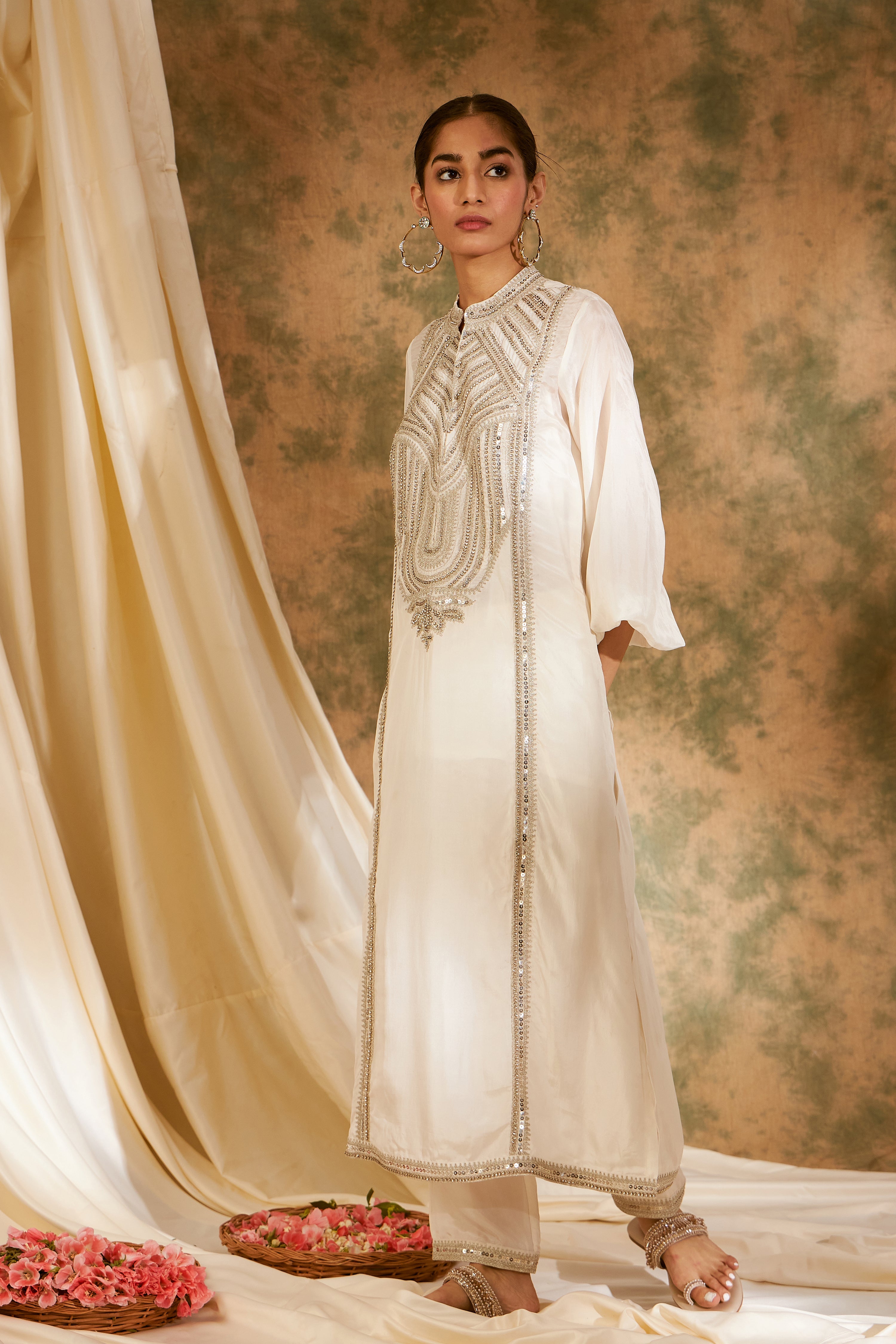 Dori Long Kurta With Balloonn Sleeves & Straight Pants