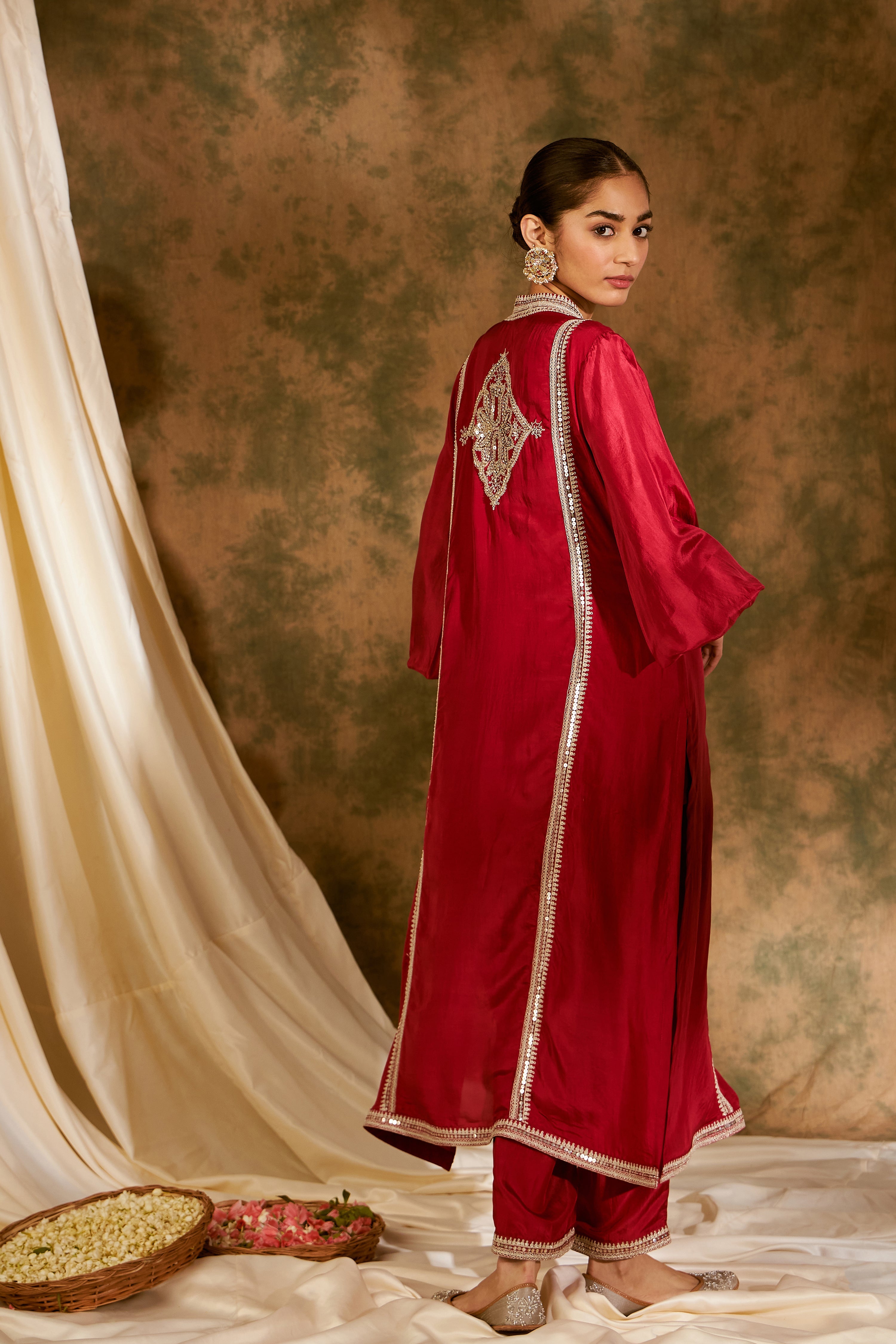 Dori Long Kurta With Balloonn Sleeves & Straight Pants