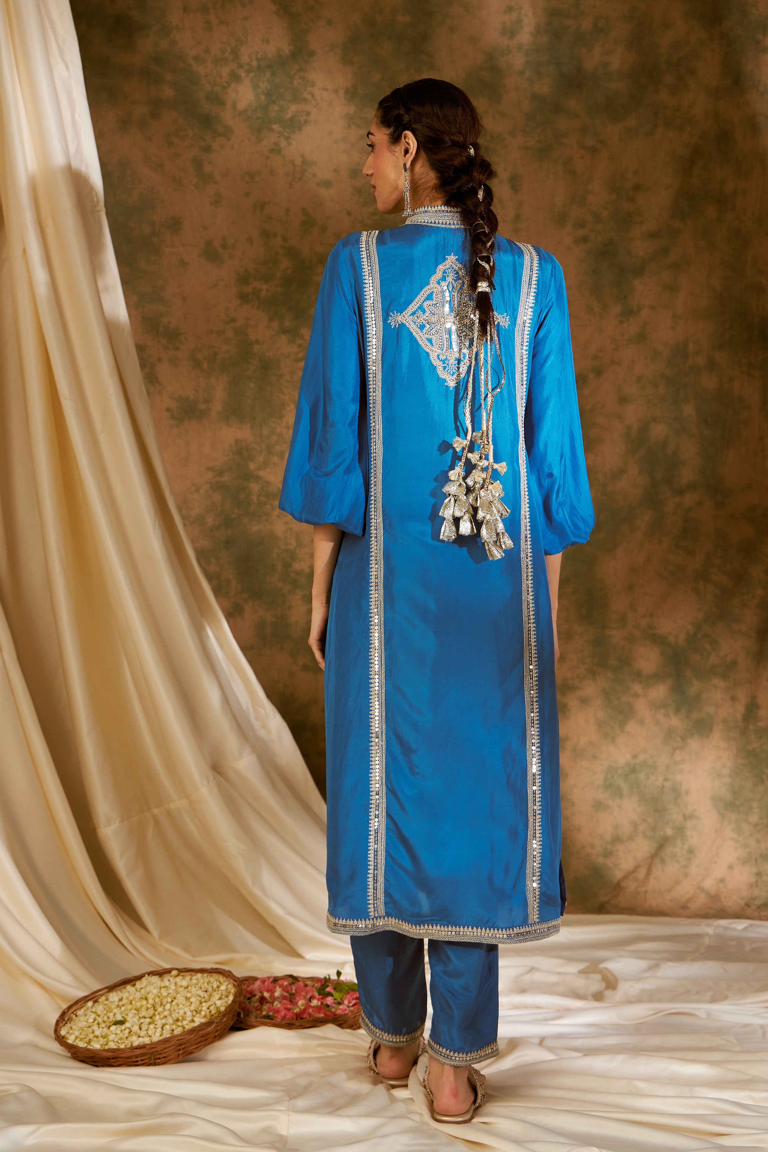 Dori Long Kurta With Balloonn Sleeves & Straight Pants
