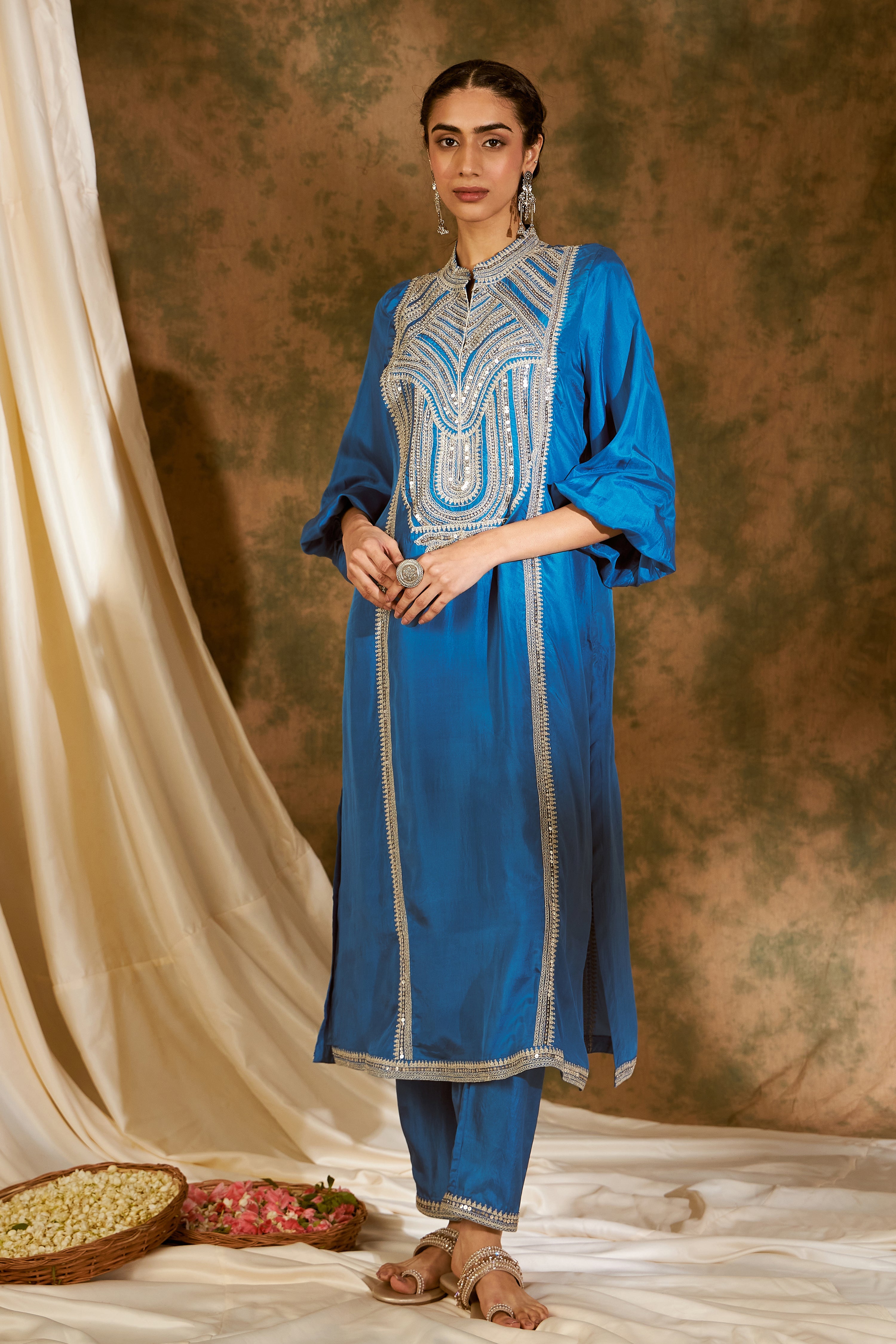 Dori Long Kurta With Balloonn Sleeves & Straight Pants