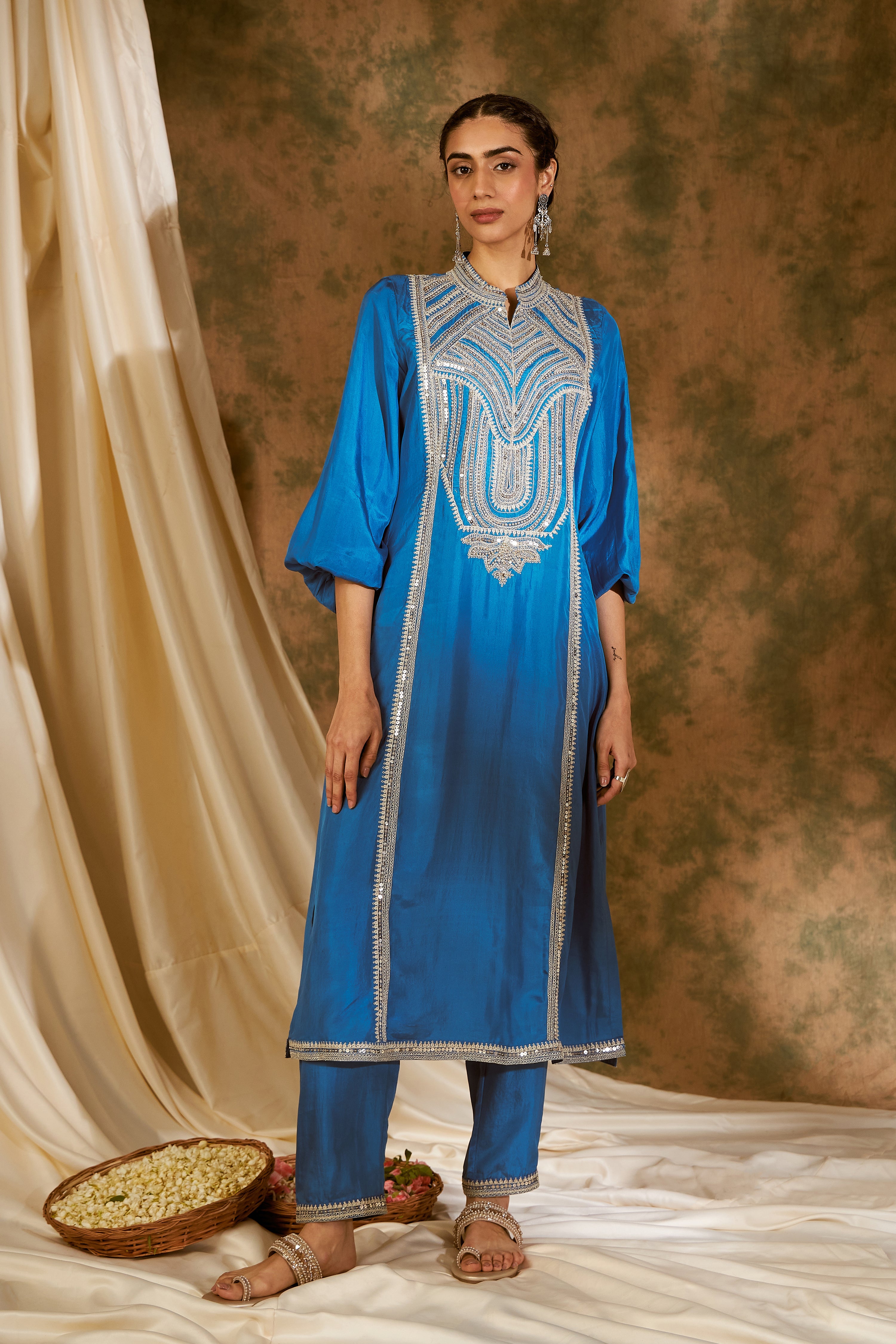 Dori Long Kurta With Balloonn Sleeves & Straight Pants