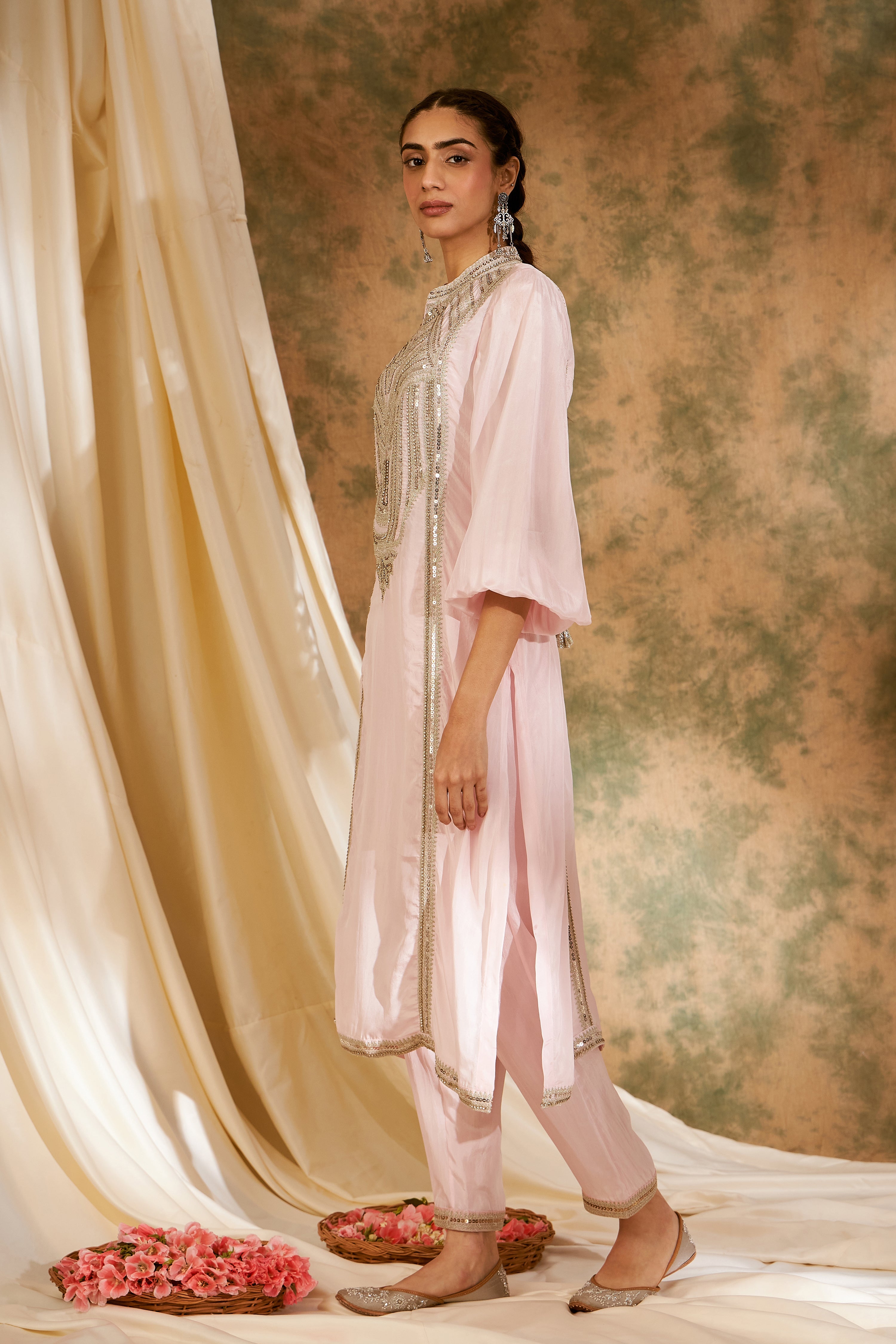 Dori Long Kurta With Balloonn Sleeves & Straight Pants