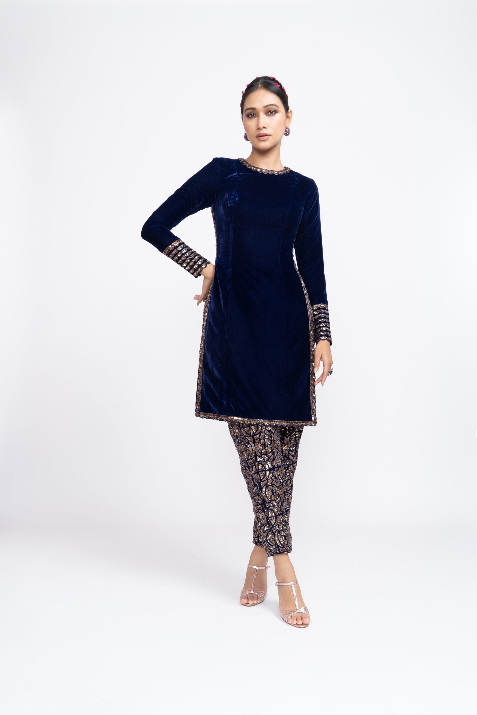 Vvani Vats,VAAW PKS 2131,Navy Blue Velvet Kurta Set