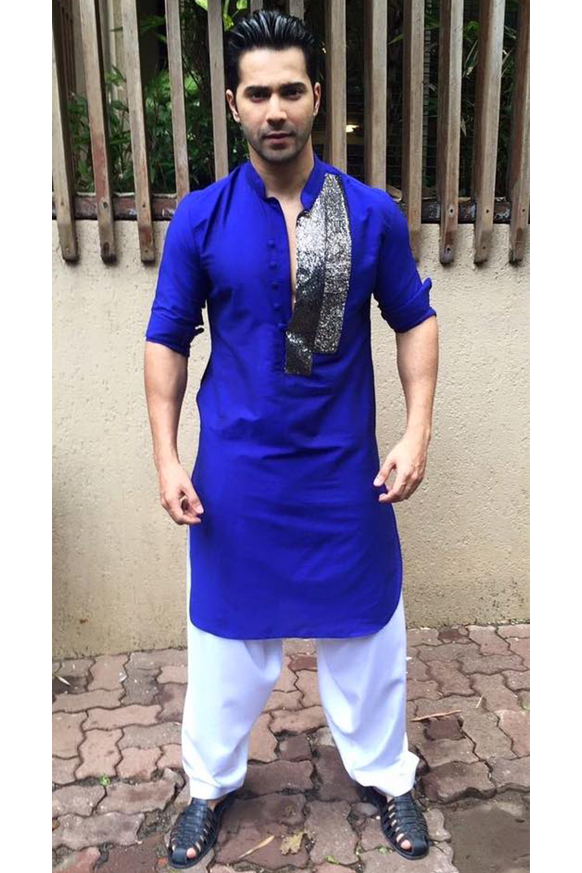 Varun Dhawan In Kurta With One Side Embroidery & Offwhite Patiala