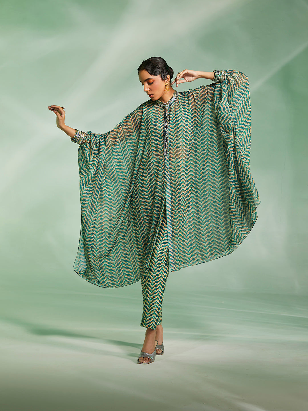 Riley Cape Set
